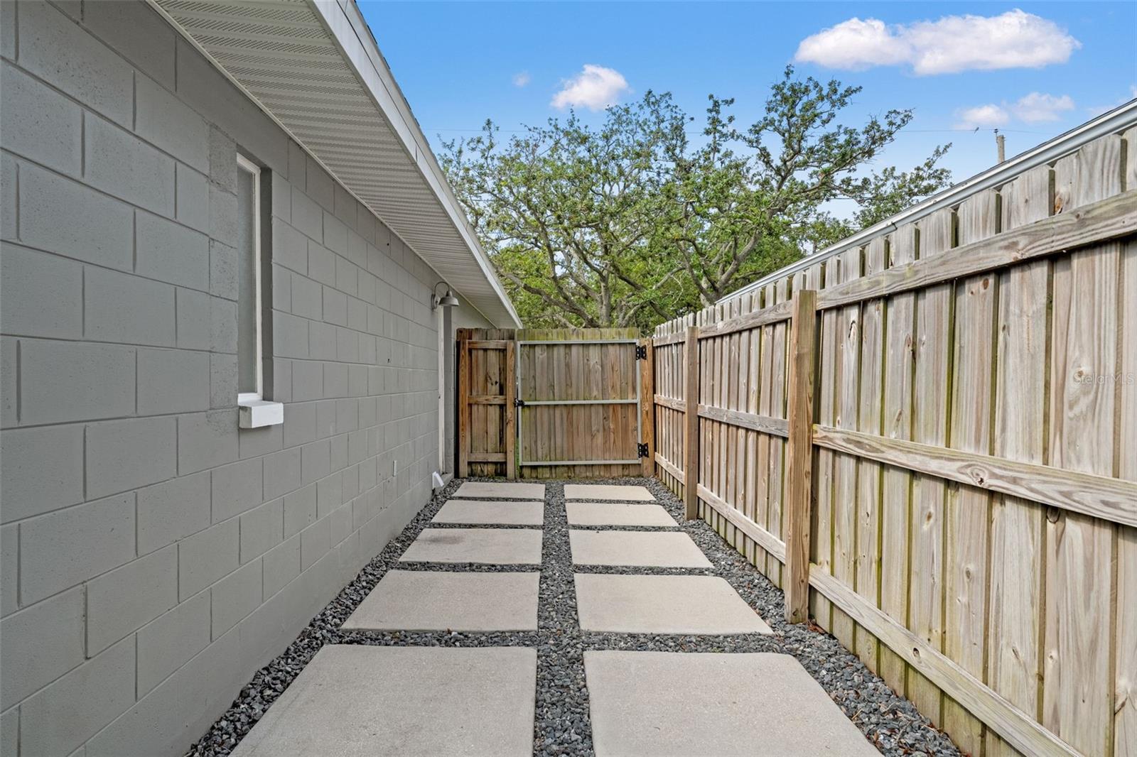Image 33 of 40 For 3135 Varn Avenue