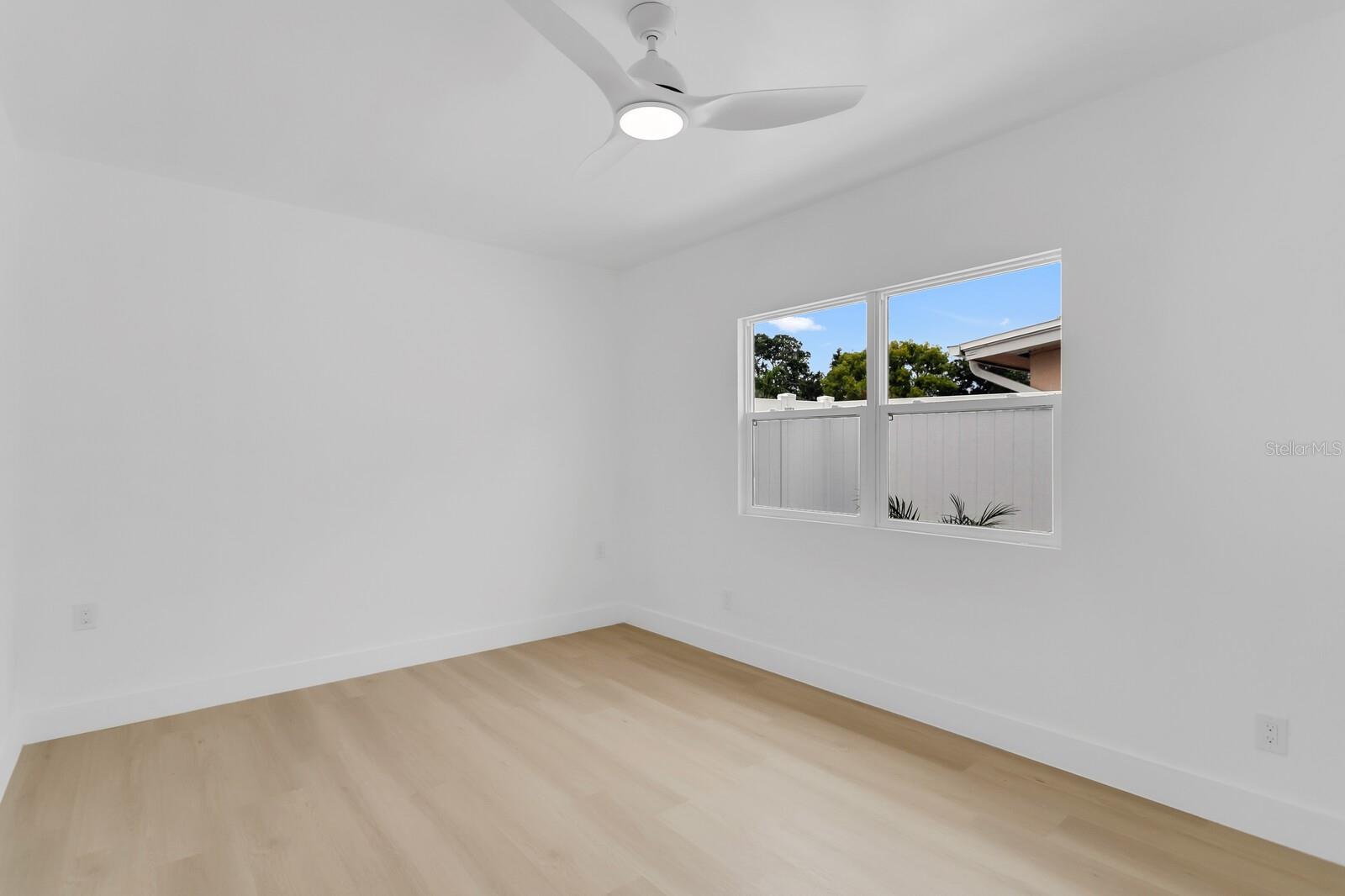Image 23 of 37 For 3381 19th Place Sw