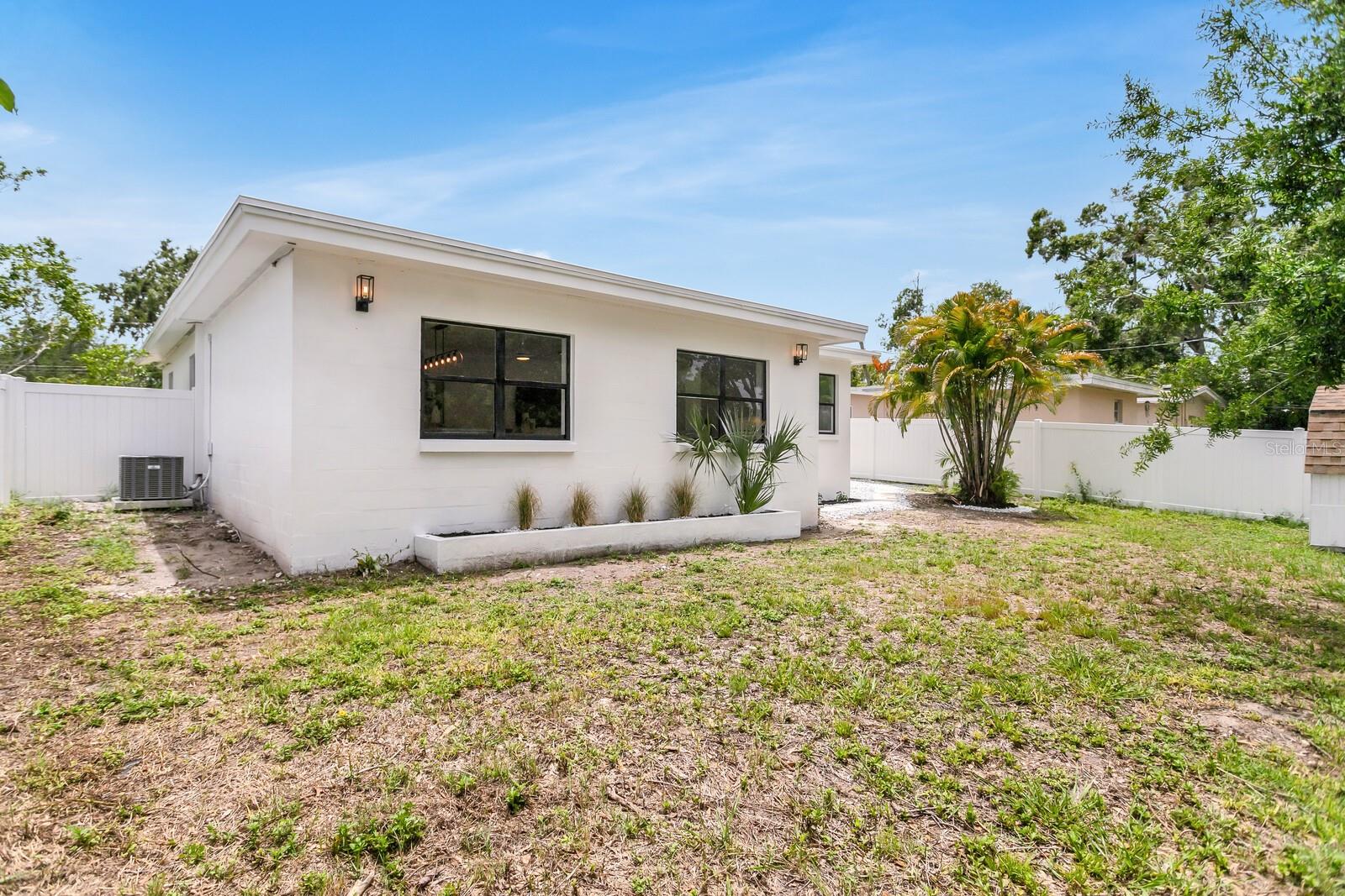 Image 34 of 37 For 3381 19th Place Sw