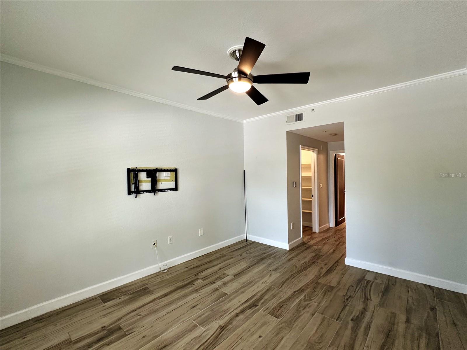 Image 12 of 40 For 410 Armenia Avenue 926