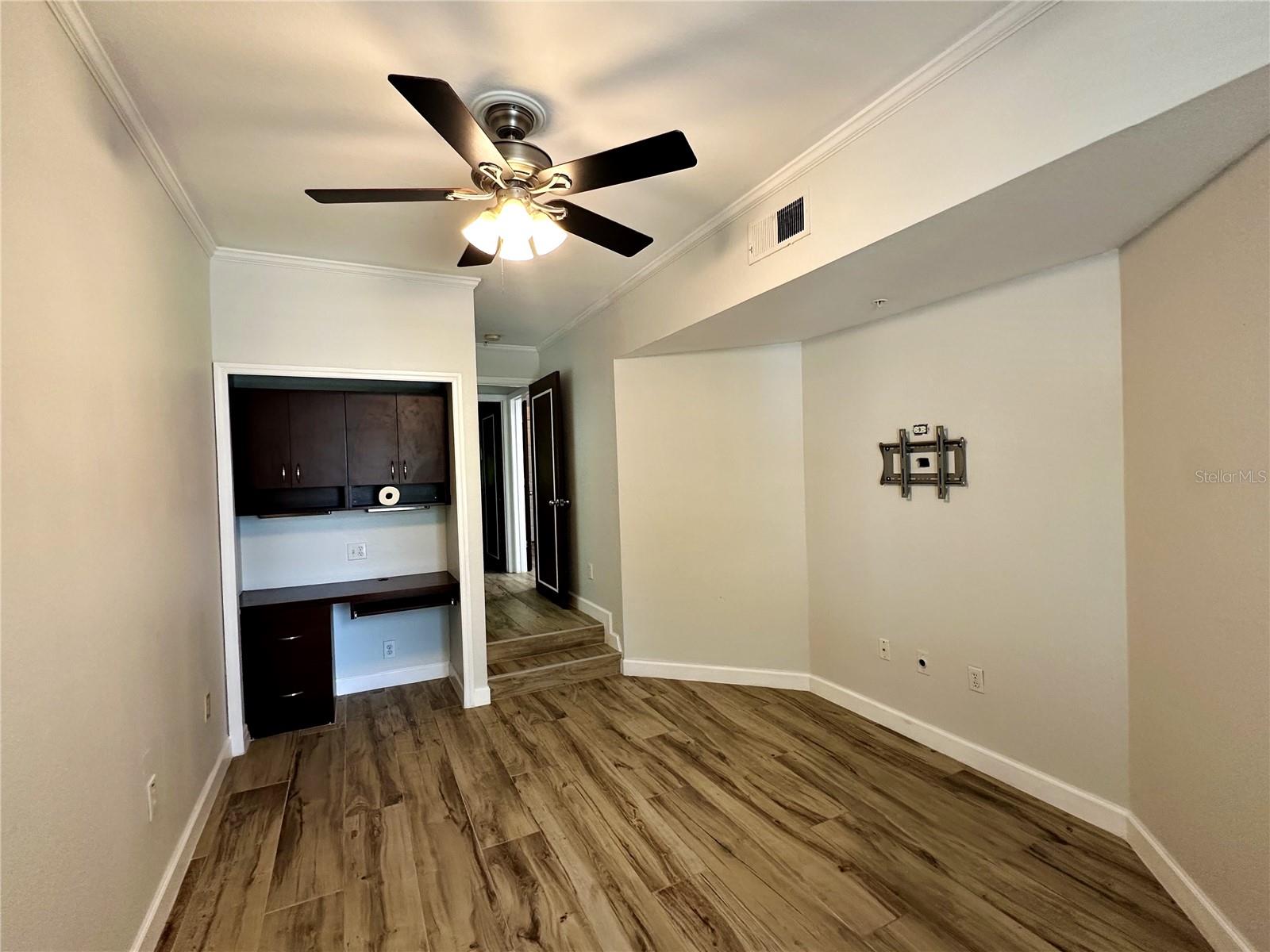 Image 16 of 40 For 410 Armenia Avenue 926