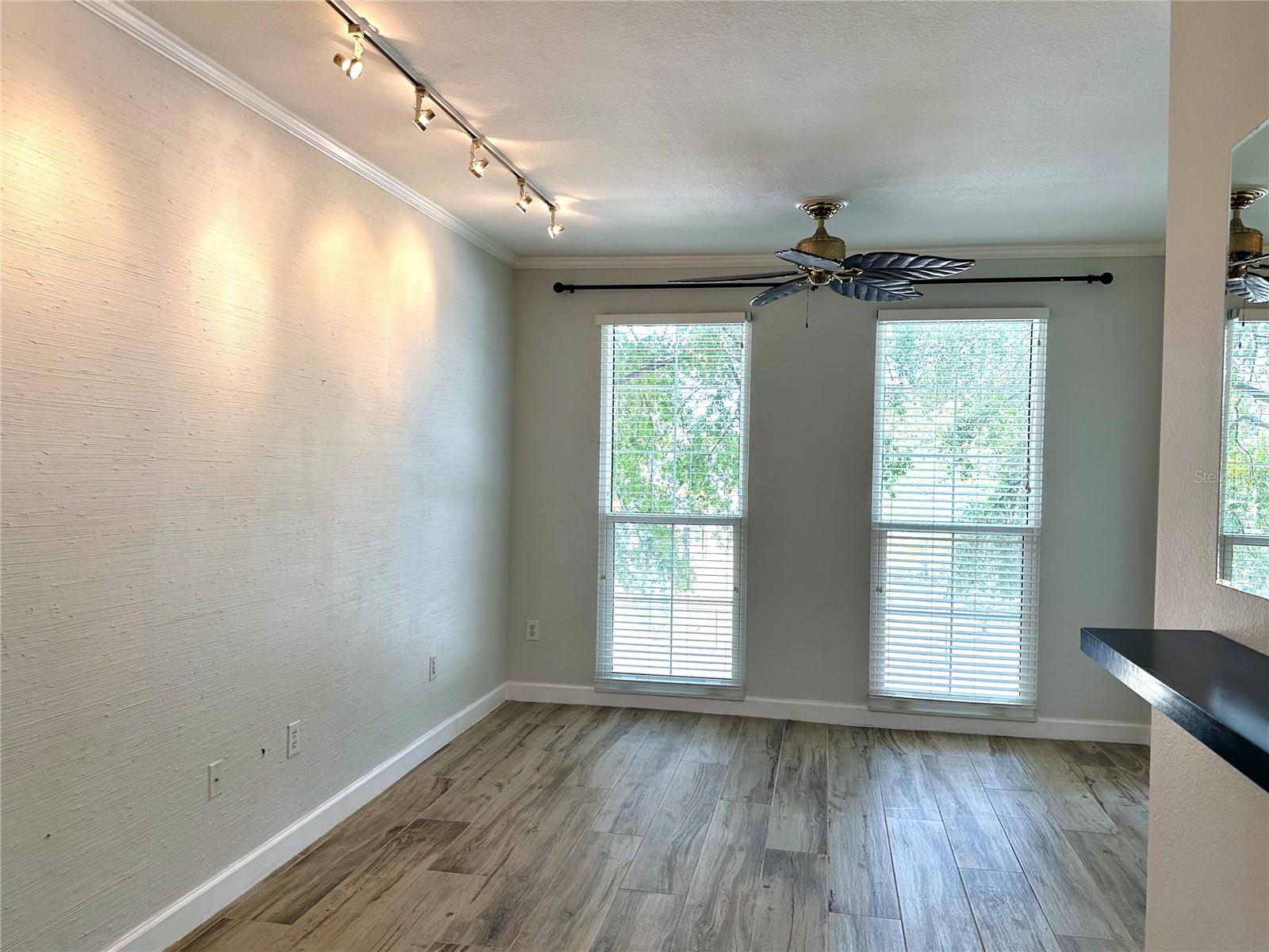 Image 8 of 40 For 410 Armenia Avenue 926