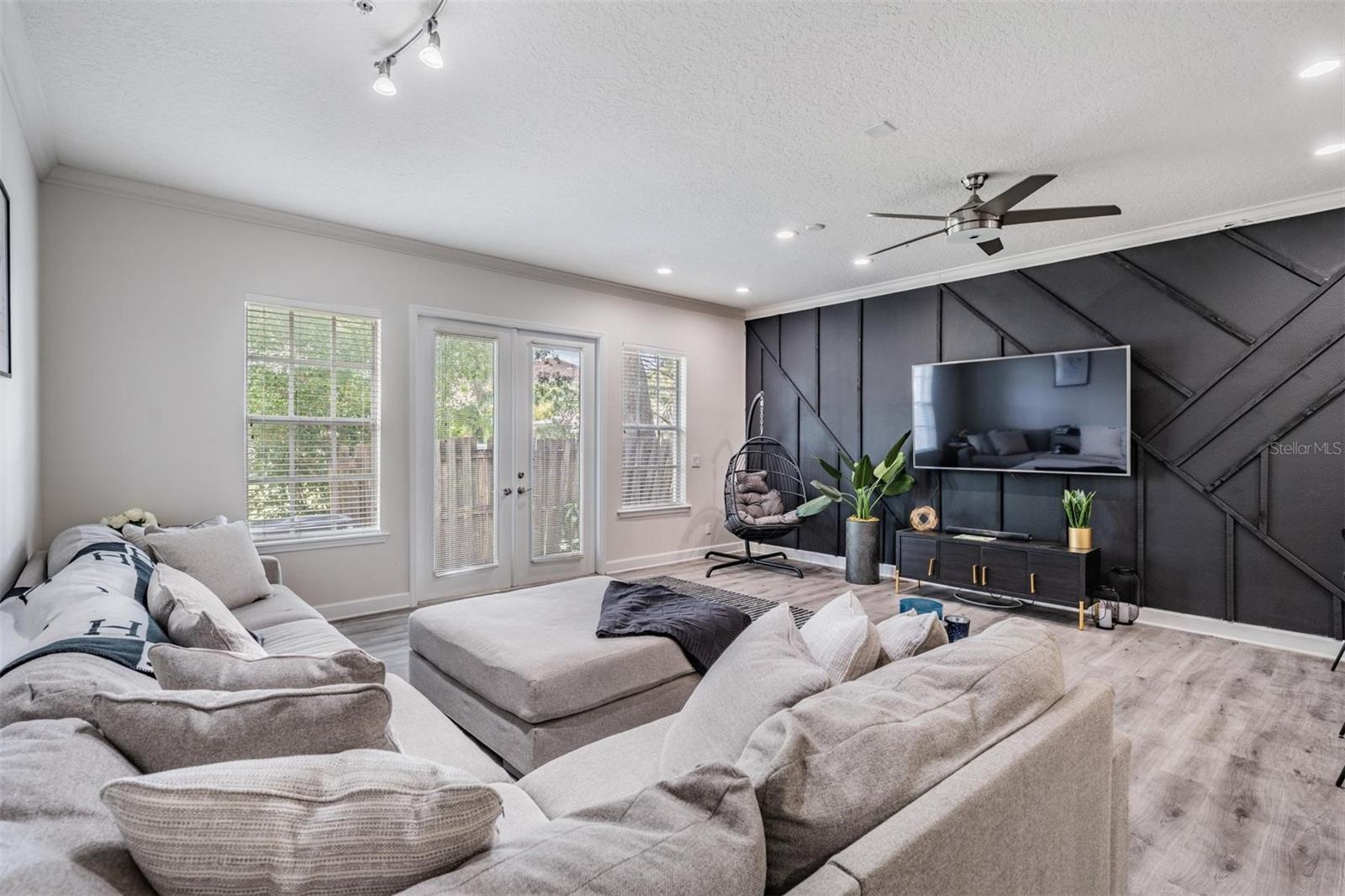 Image 11 of 28 For 3210 Horatio Street 9