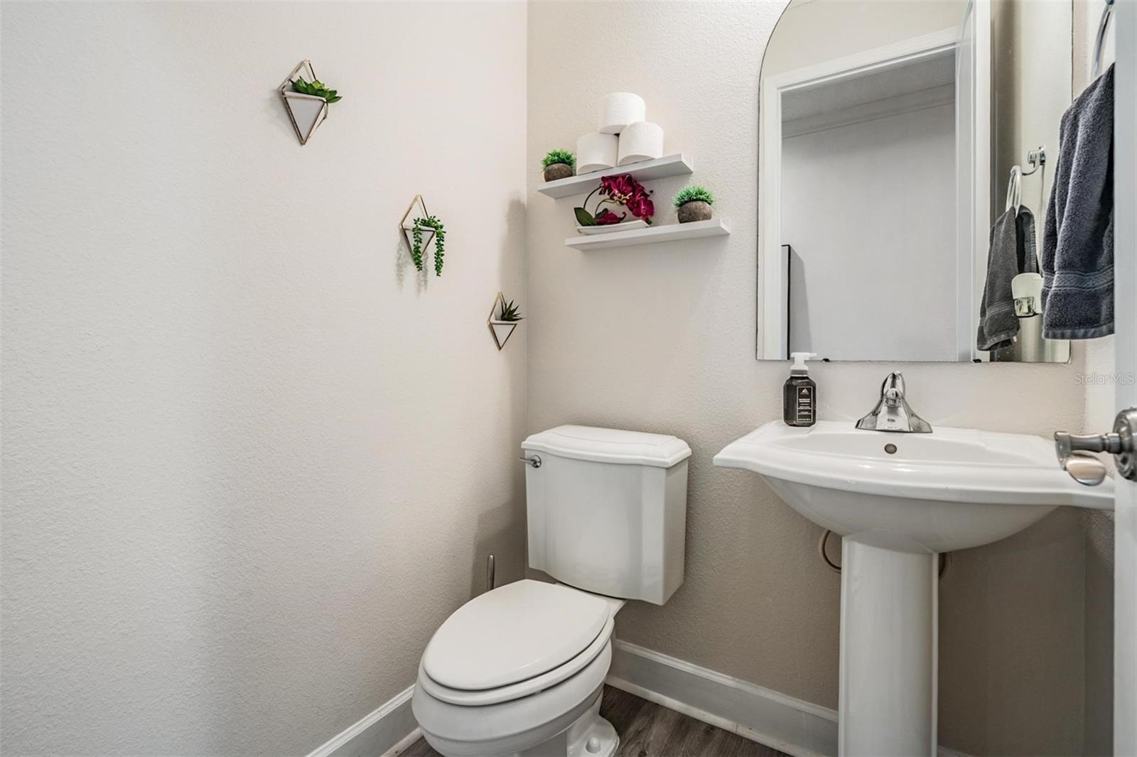 Image 6 of 28 For 3210 Horatio Street 9