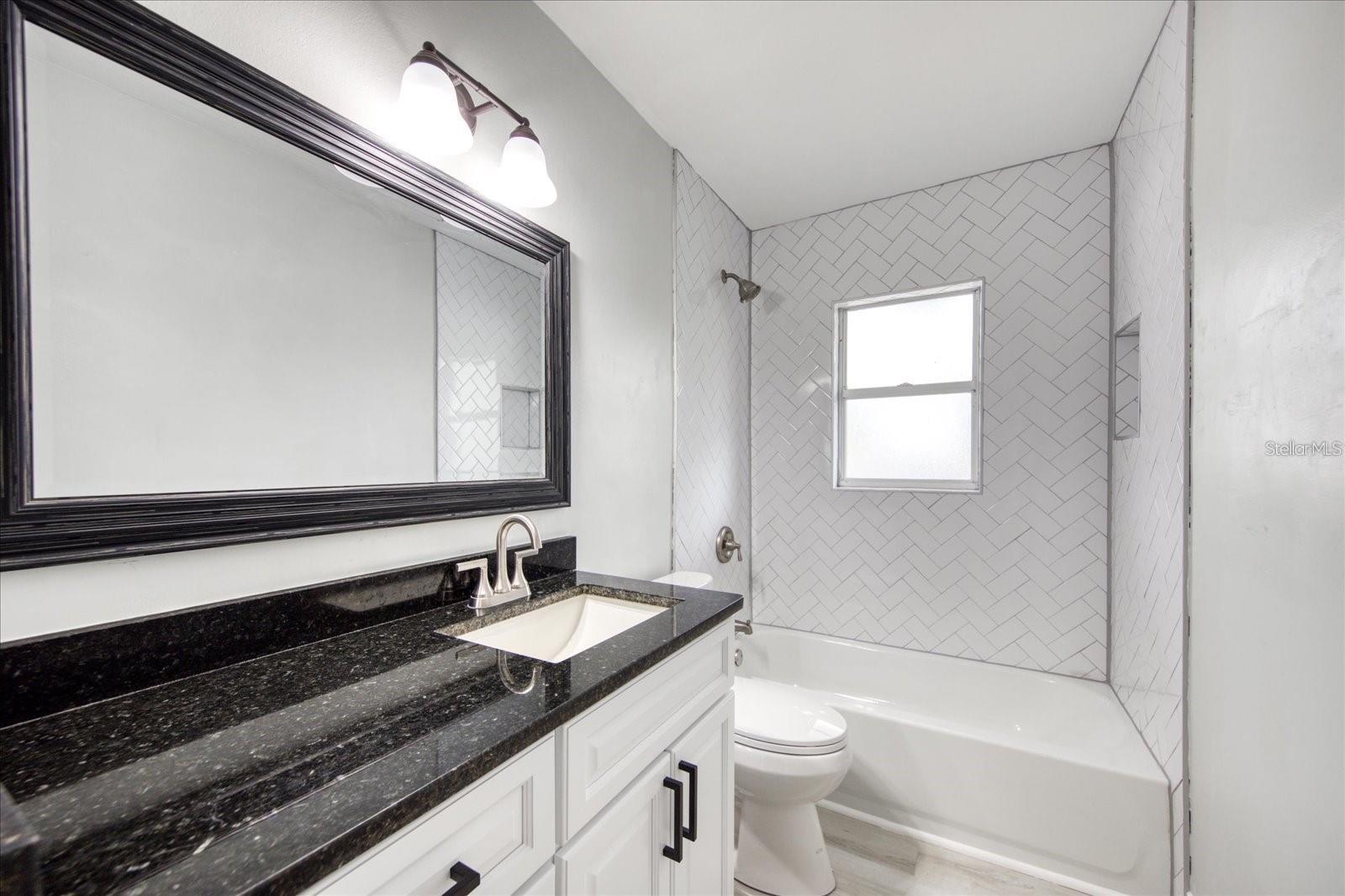 Image 12 of 23 For 662 Union Street B