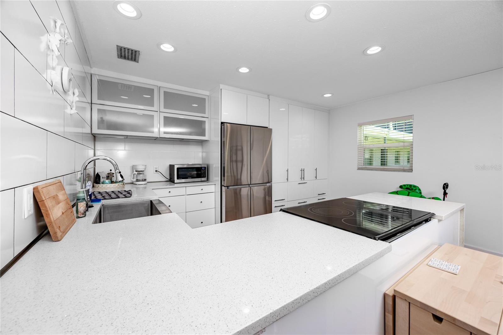 Image 6 of 52 For 4050 4th Street N 116