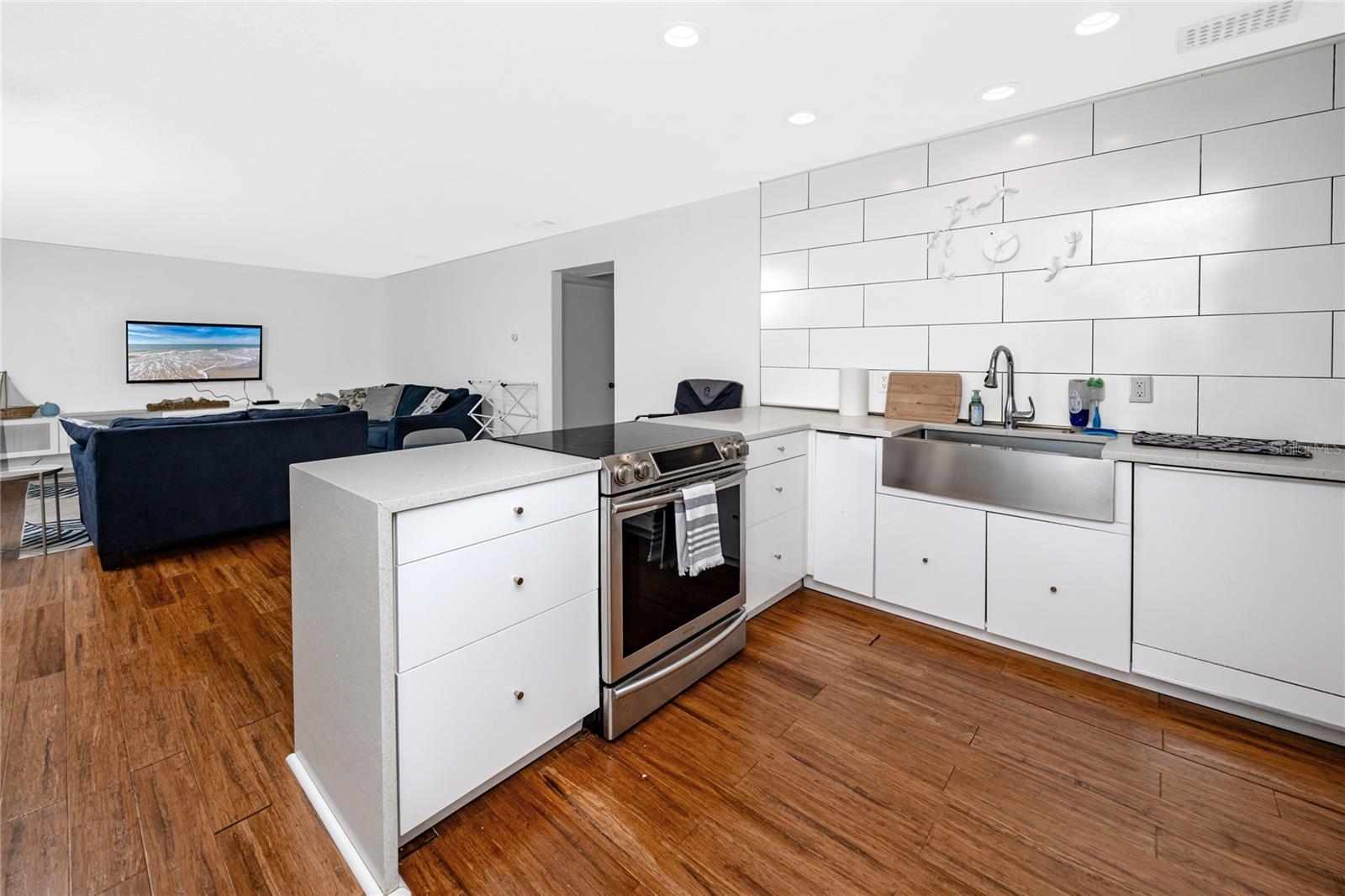 Image 7 of 52 For 4050 4th Street N 116