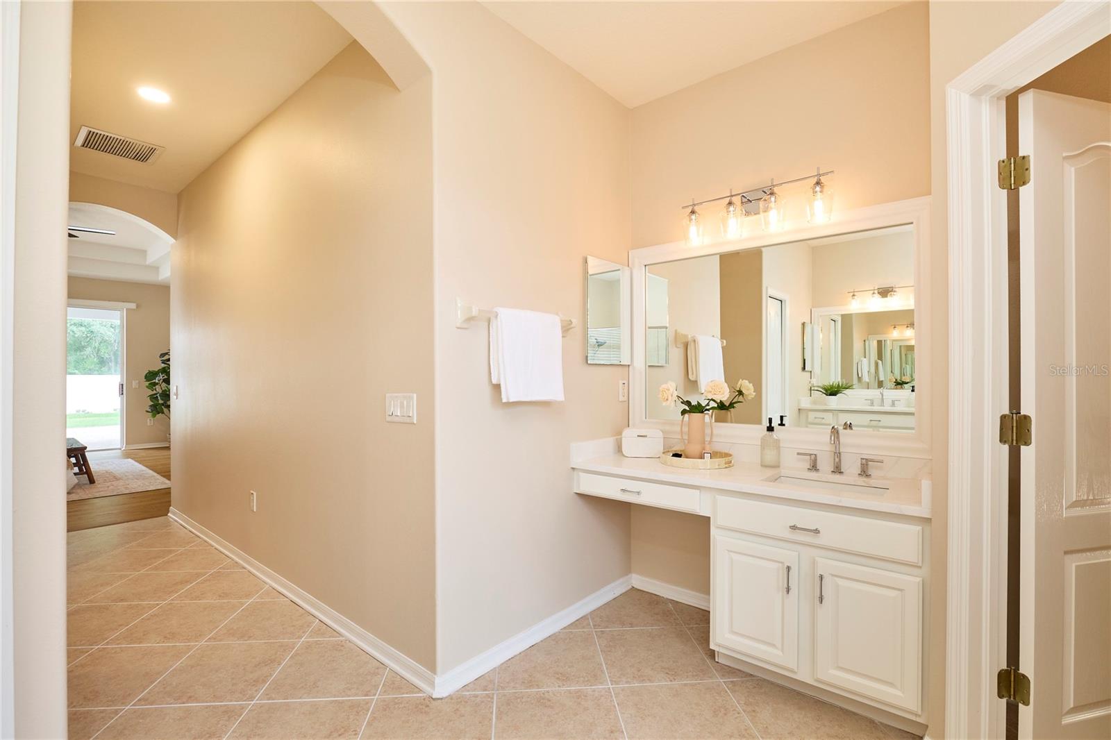 Image 22 of 62 For 15412 Carrillon Estates Boulevard