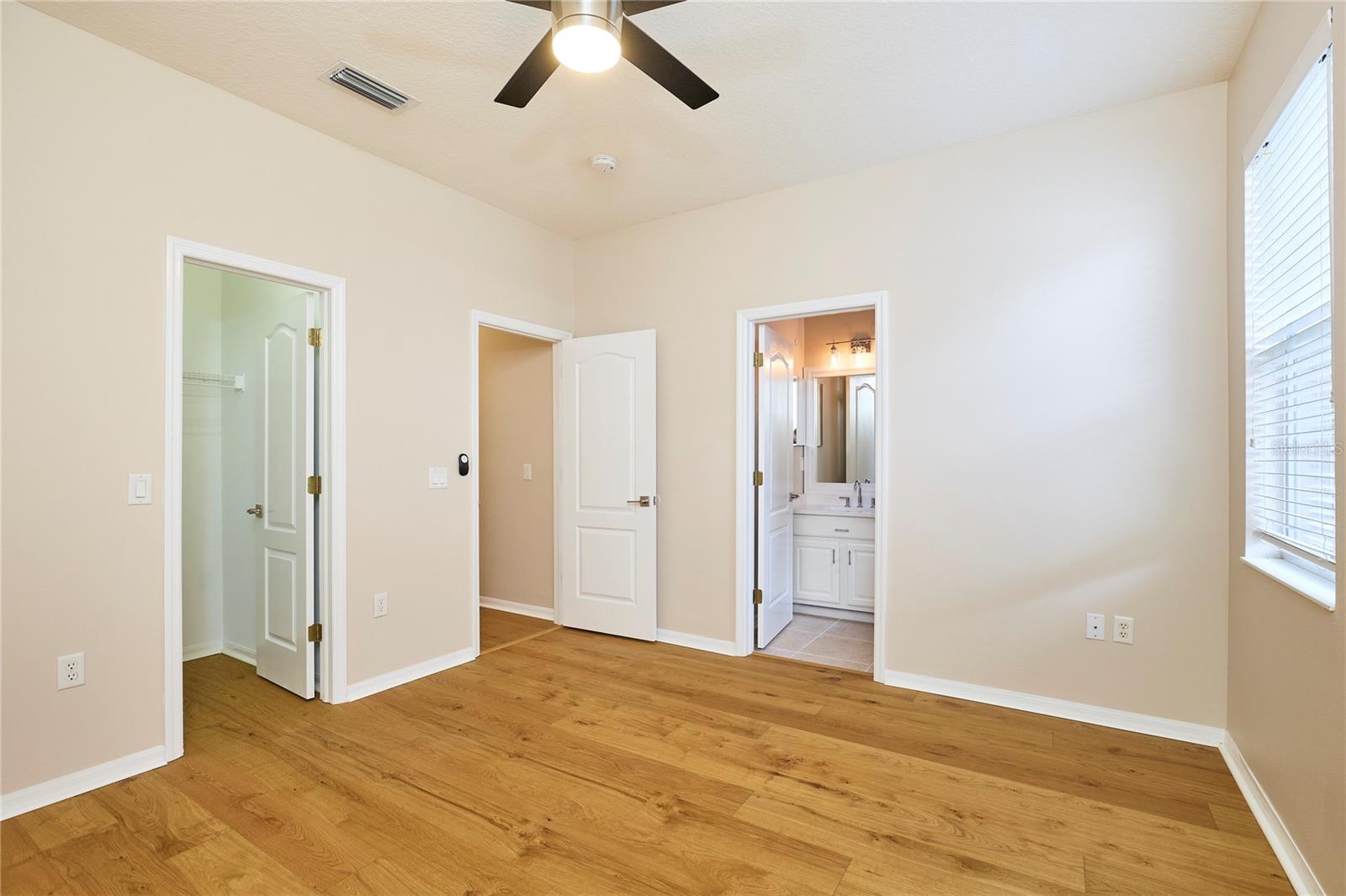 Image 25 of 62 For 15412 Carrillon Estates Boulevard