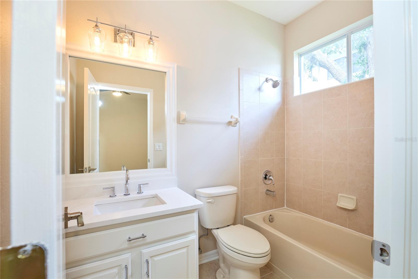 Image 26 of 62 For 15412 Carrillon Estates Boulevard