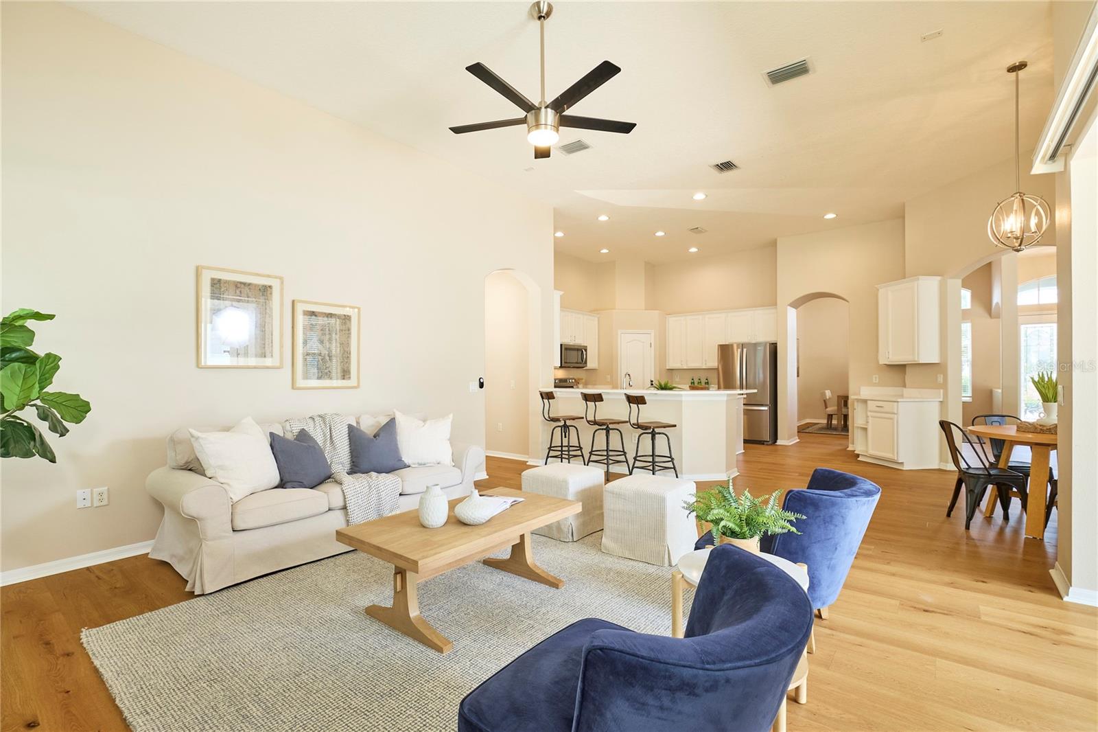 Image 34 of 62 For 15412 Carrillon Estates Boulevard