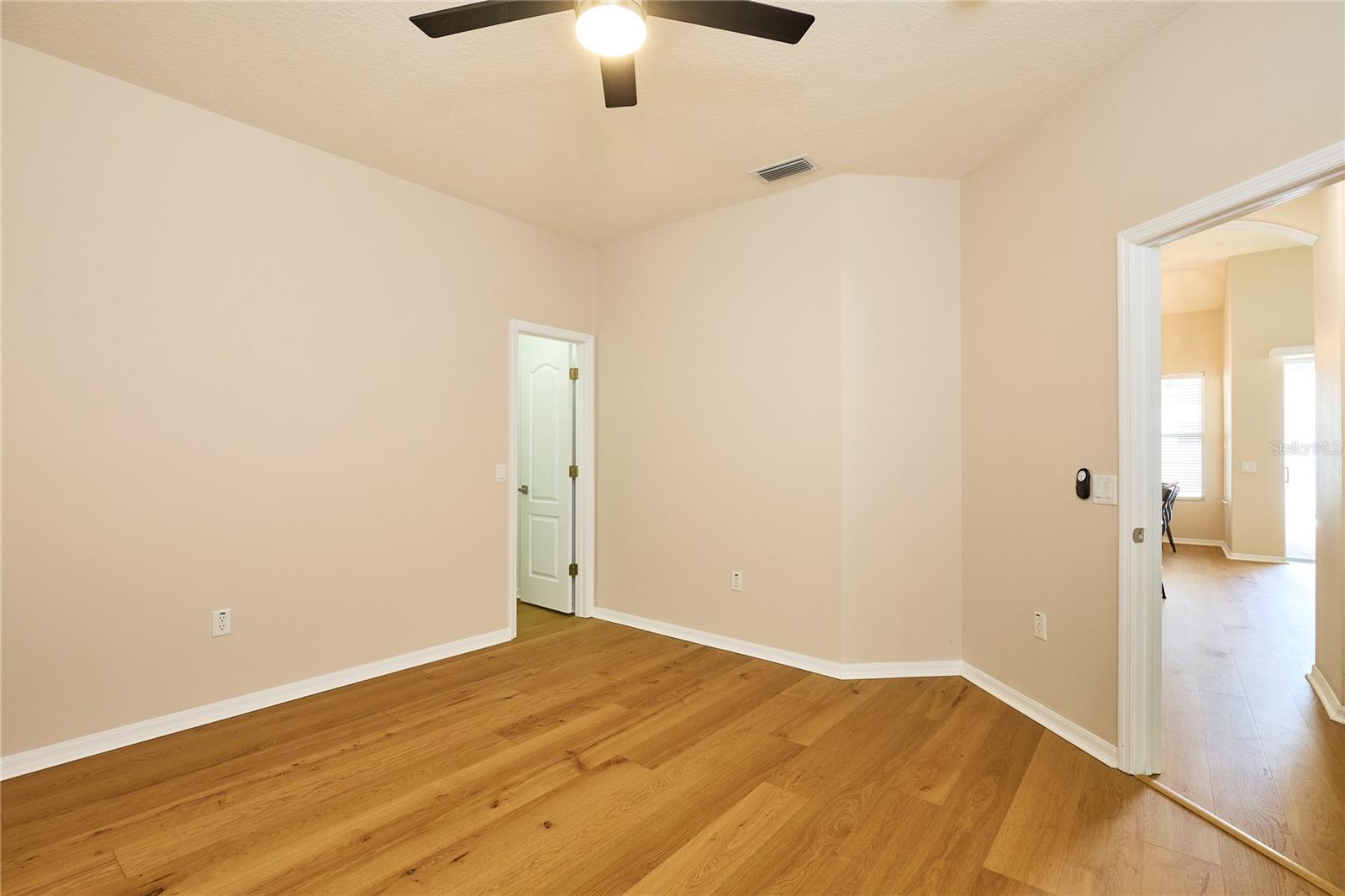 Image 36 of 62 For 15412 Carrillon Estates Boulevard