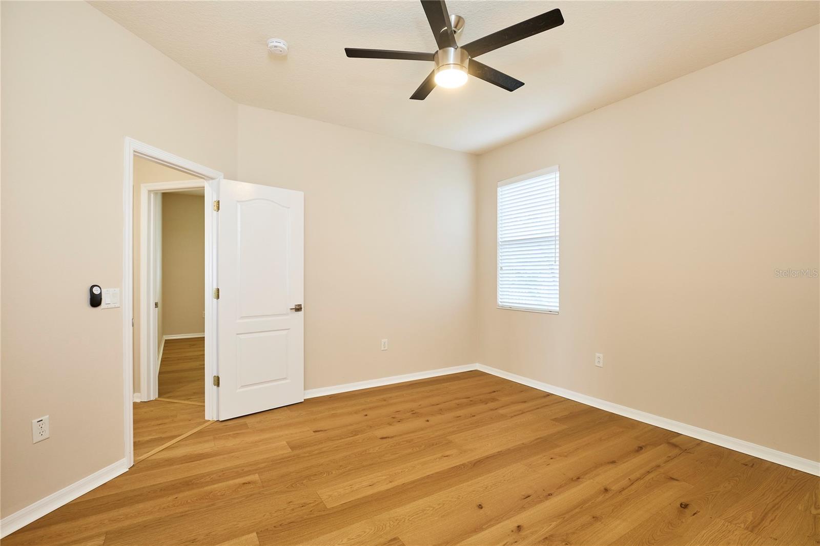 Image 37 of 62 For 15412 Carrillon Estates Boulevard