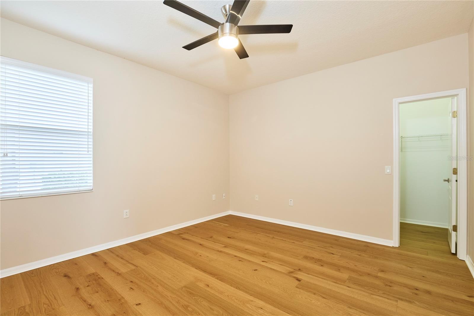 Image 38 of 62 For 15412 Carrillon Estates Boulevard