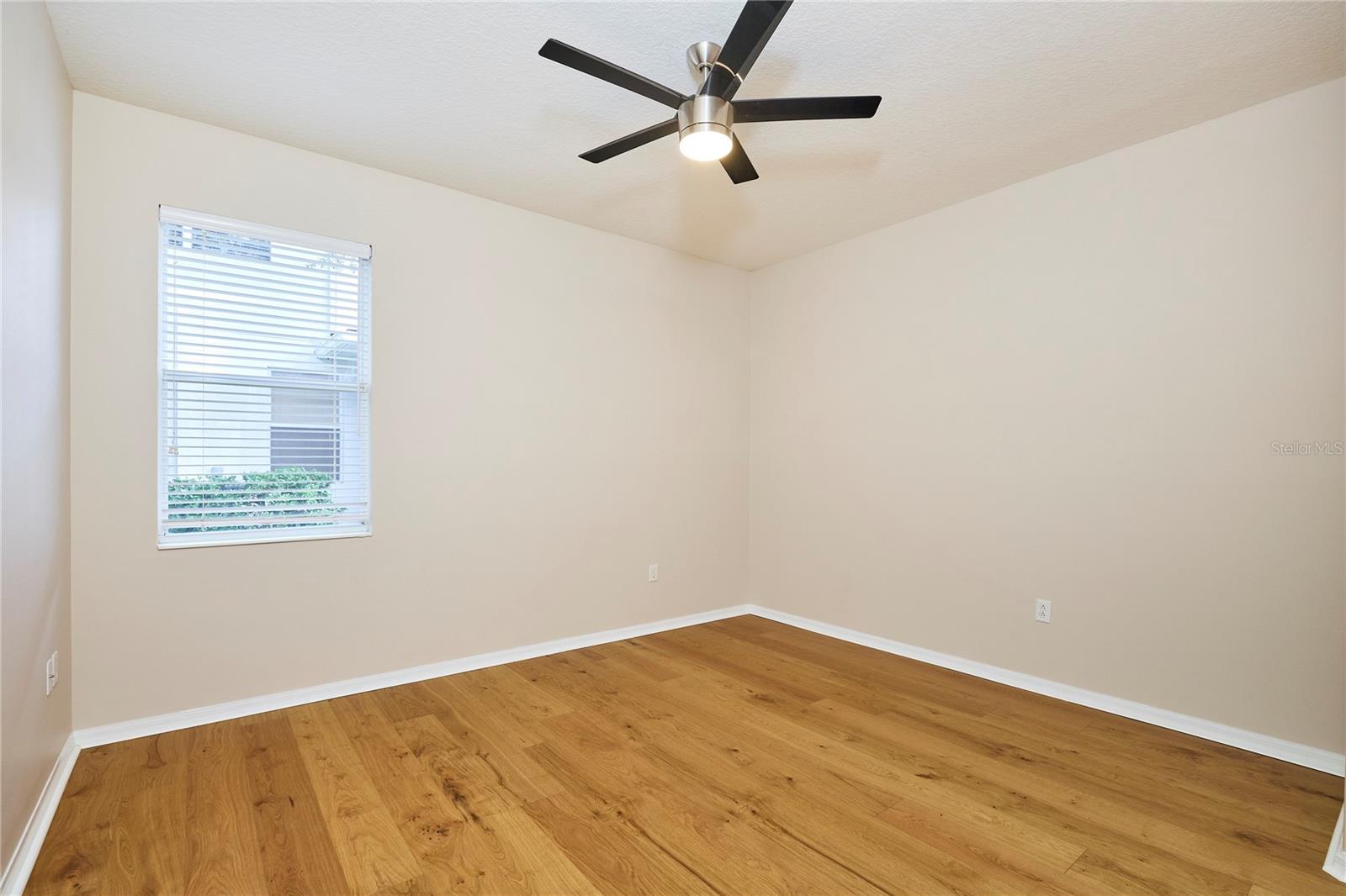 Image 39 of 62 For 15412 Carrillon Estates Boulevard