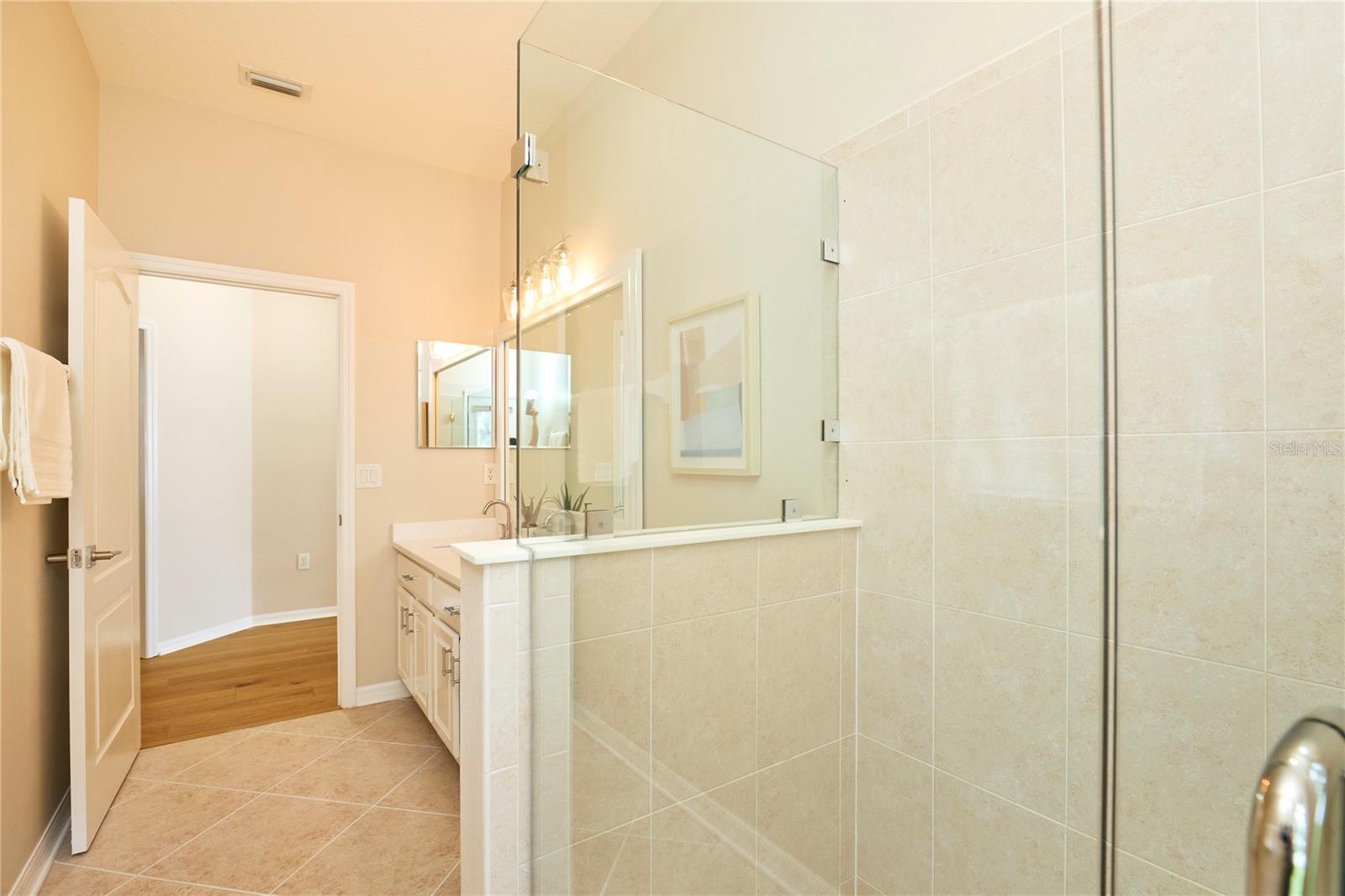 Image 43 of 62 For 15412 Carrillon Estates Boulevard