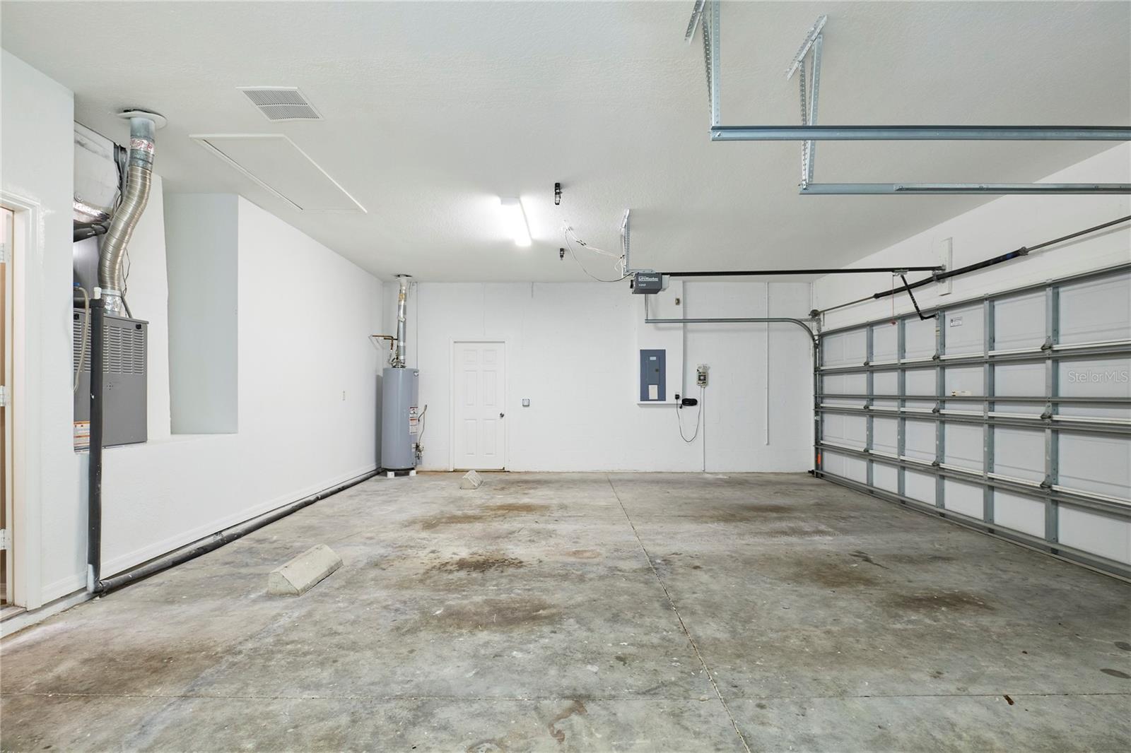 Image 45 of 62 For 15412 Carrillon Estates Boulevard