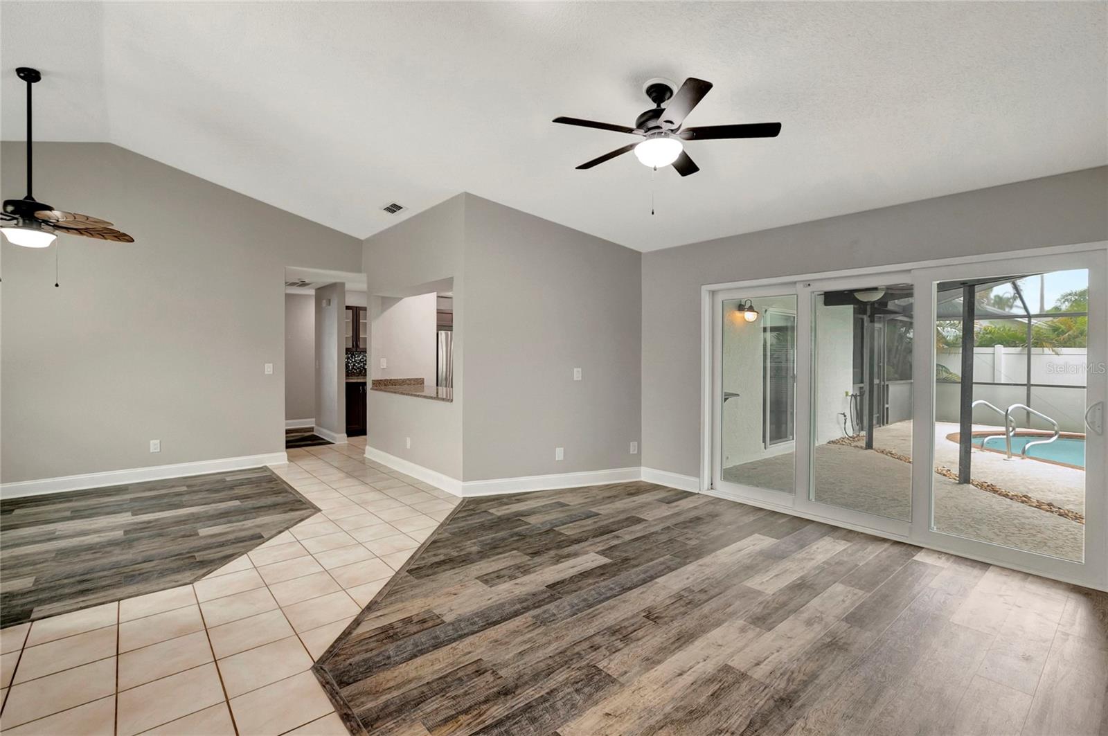Listing photo id 9 for 8635 Chadwick Drive