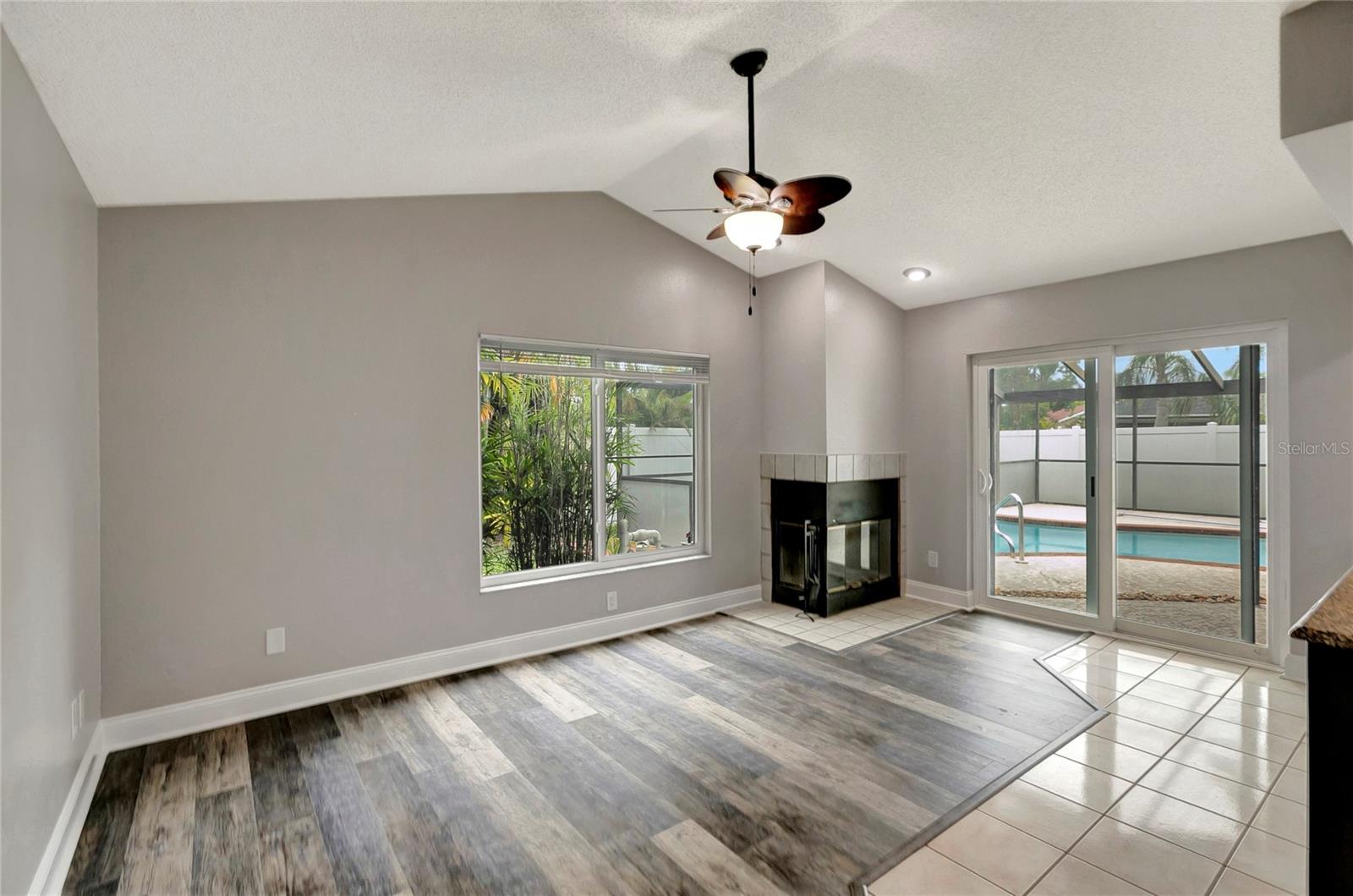 Listing photo id 17 for 8635 Chadwick Drive