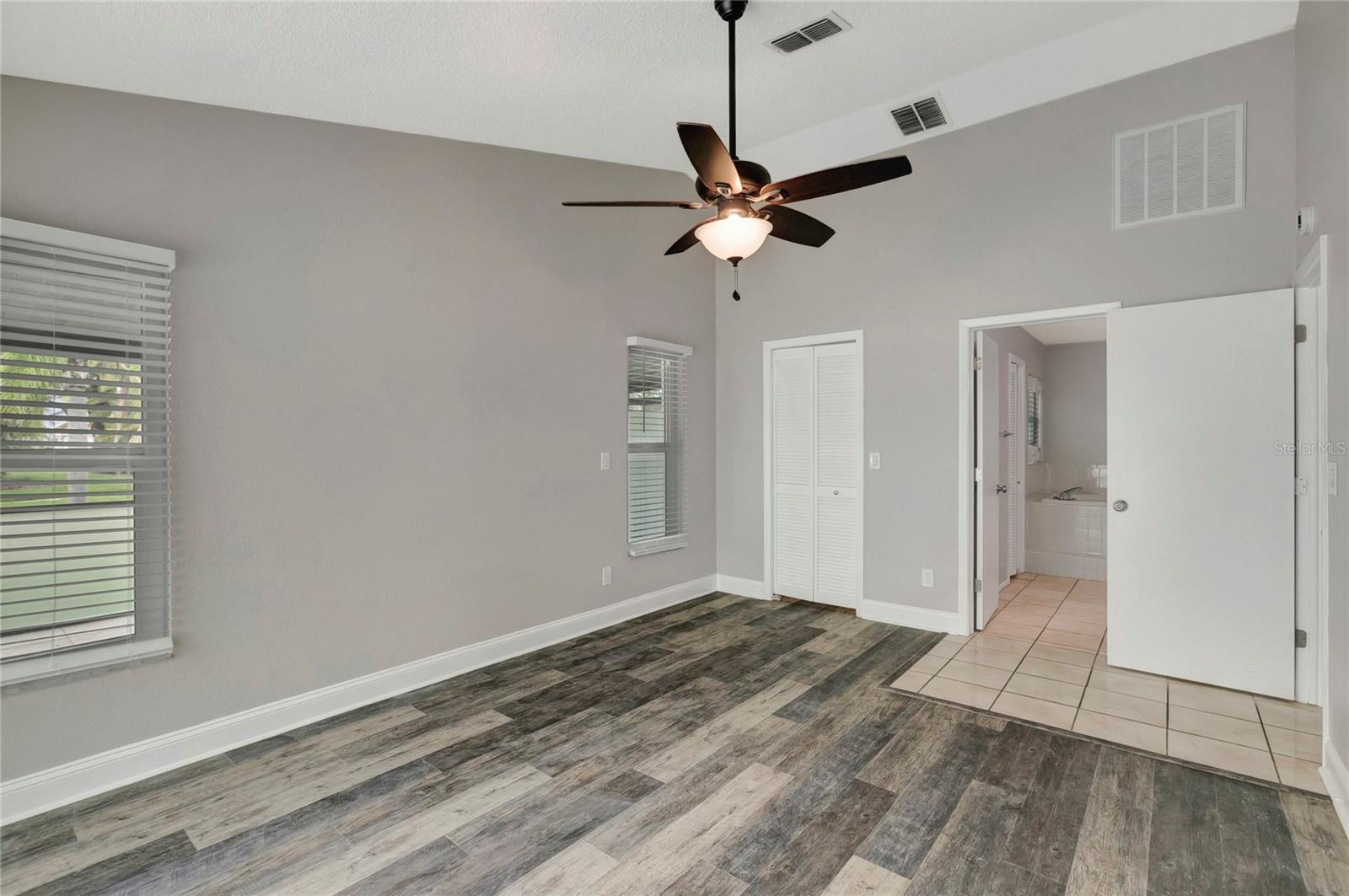 Listing photo id 20 for 8635 Chadwick Drive