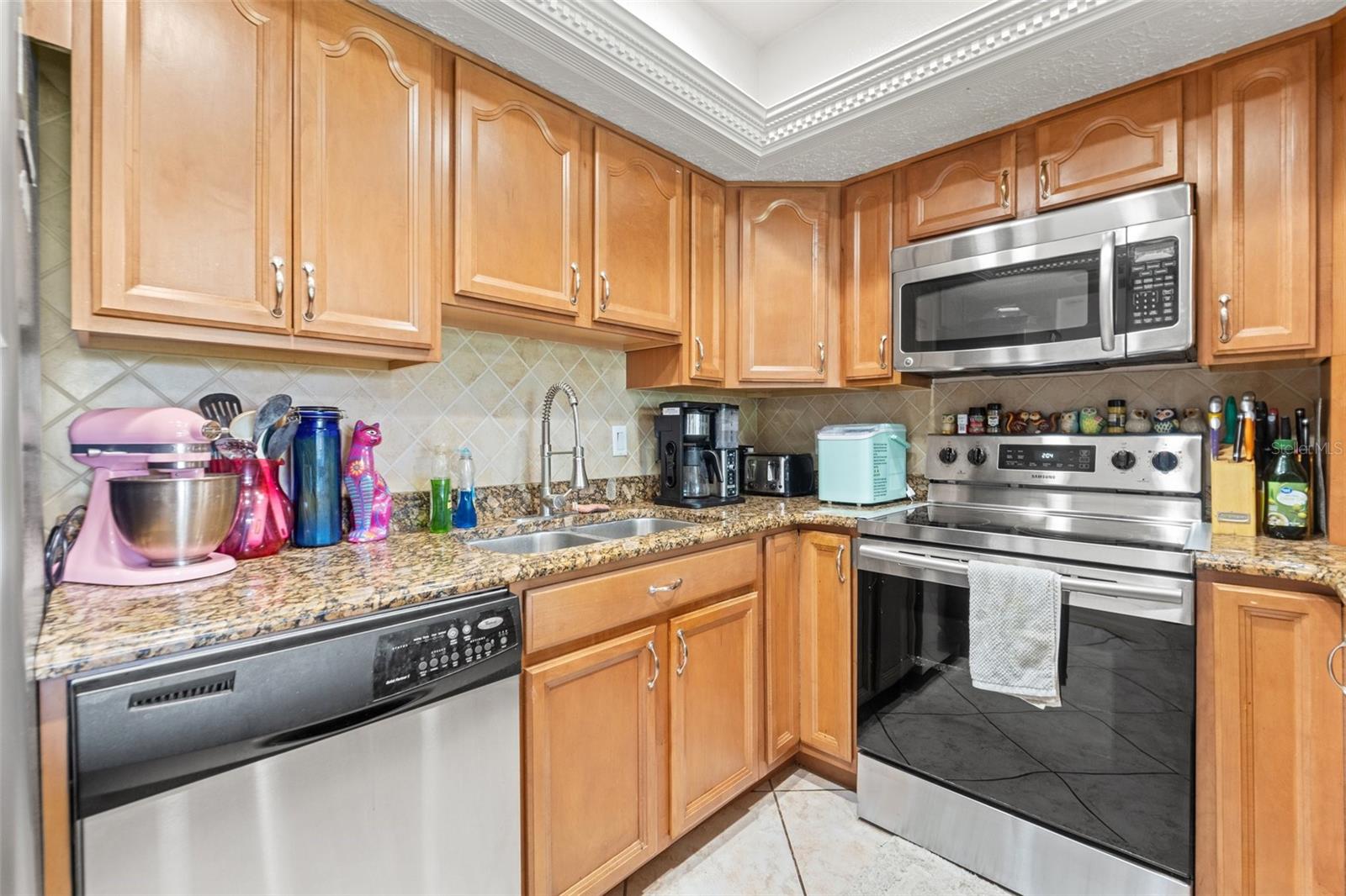 Image 19 of 31 For 7614 Radcliffe Circle #202b