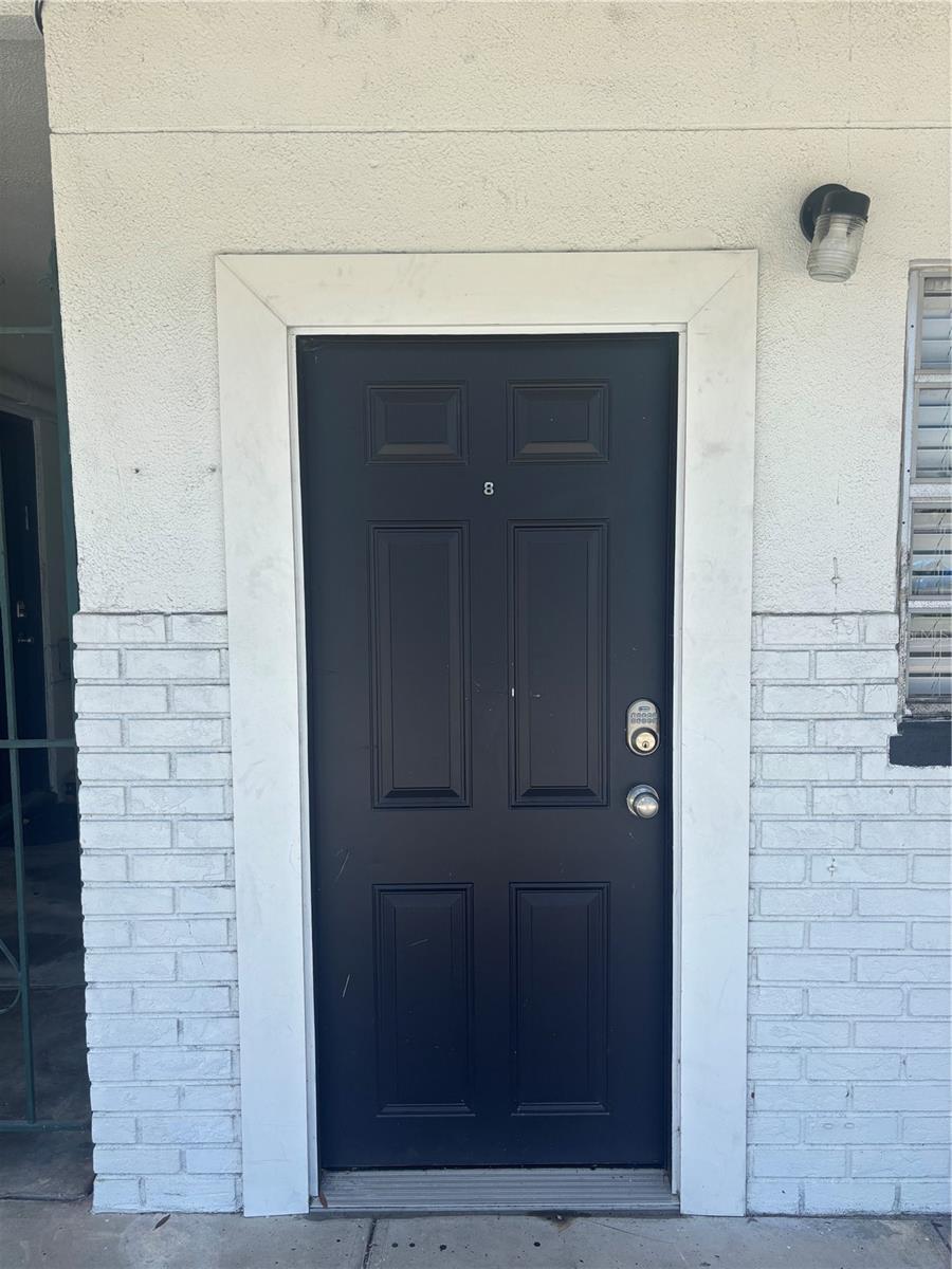 Listing Details for 707 Rosery Road Nw 8, LARGO, FL 33770