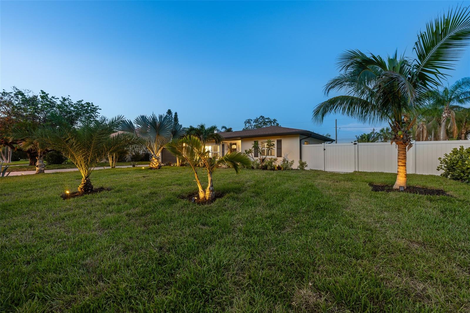 Image 36 of 43 For 309 Palmetto Lane