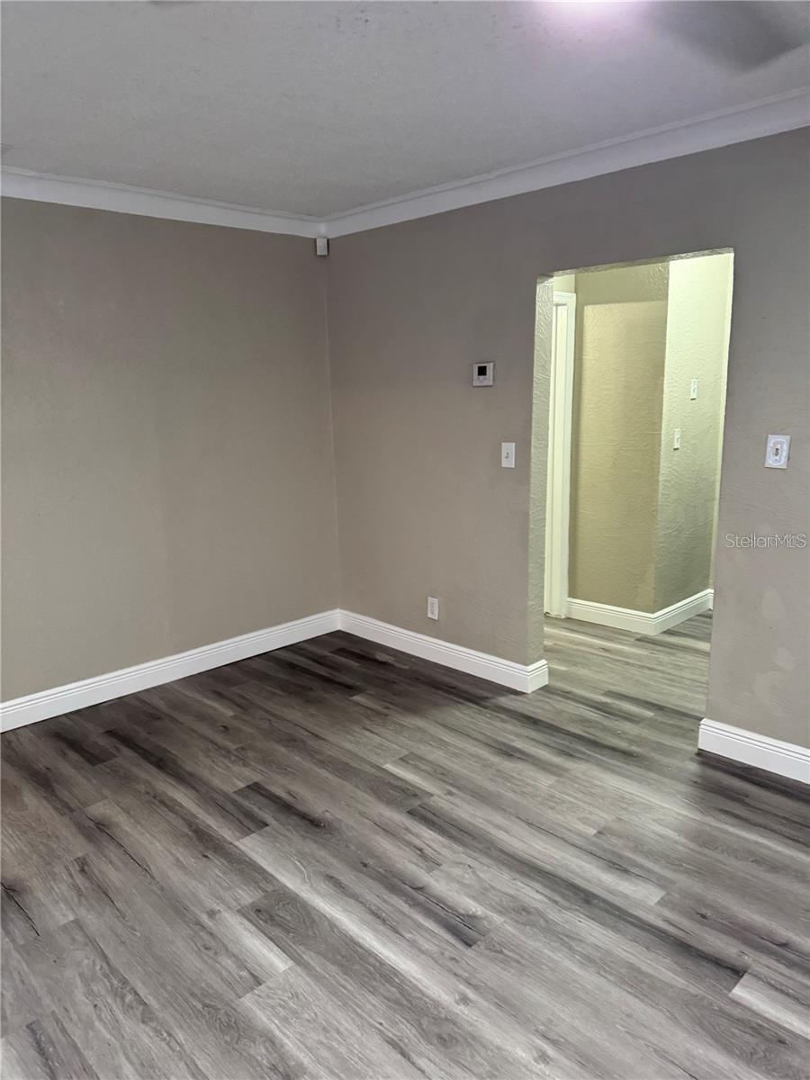 Image 3 of 8 For 3909 18th Avenue S