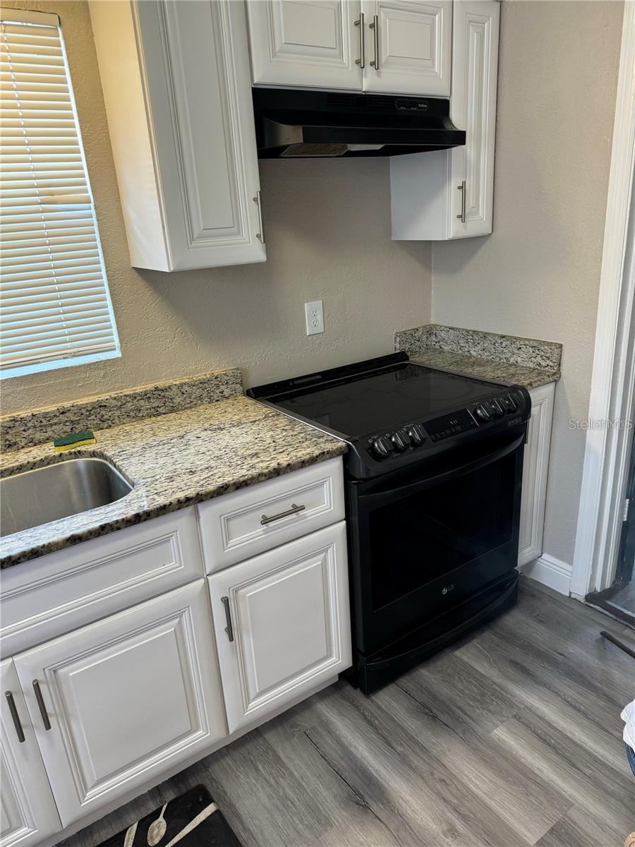 Image 8 of 8 For 3909 18th Avenue S