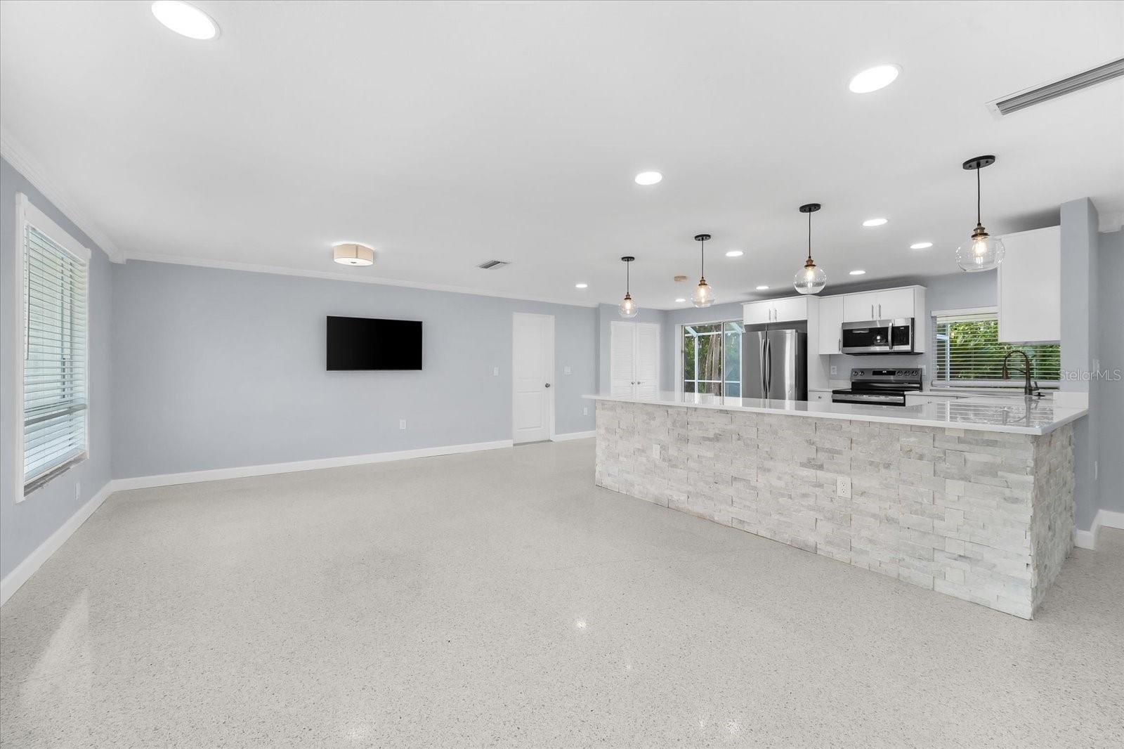 Image 11 of 70 For 501 De Narvaez Drive