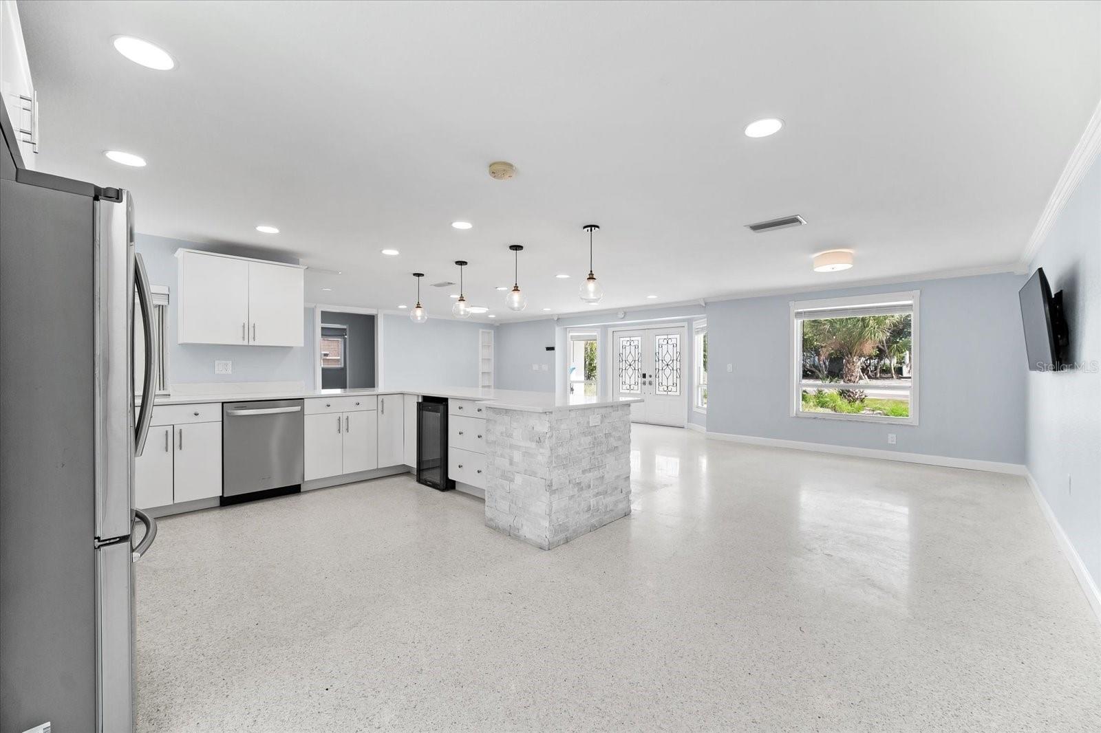 Image 17 of 70 For 501 De Narvaez Drive