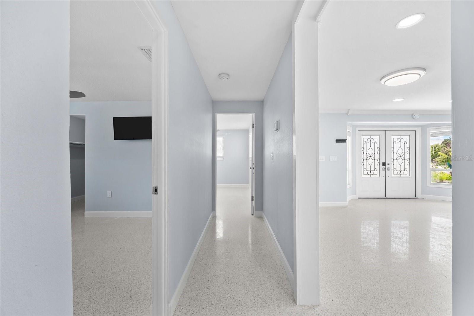 Image 18 of 70 For 501 De Narvaez Drive