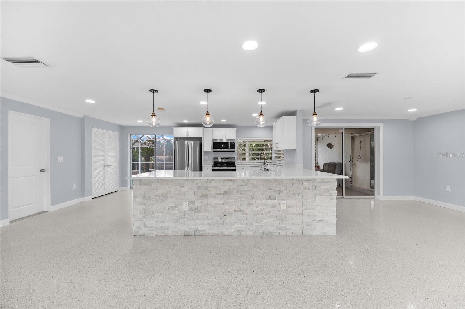 Image 7 of 70 For 501 De Narvaez Drive