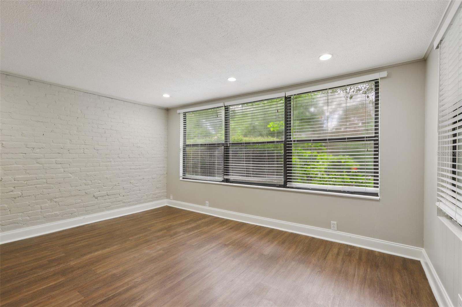 Image 13 of 31 For 10404 Antioch Road