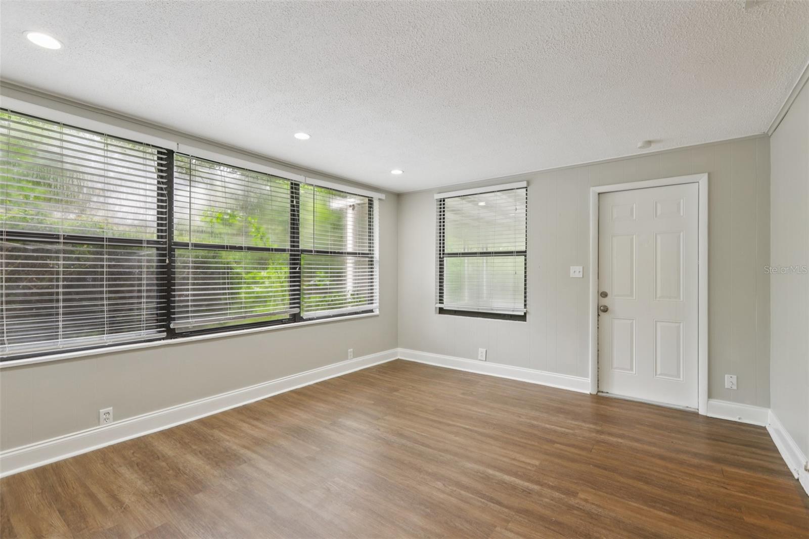 Image 14 of 31 For 10404 Antioch Road