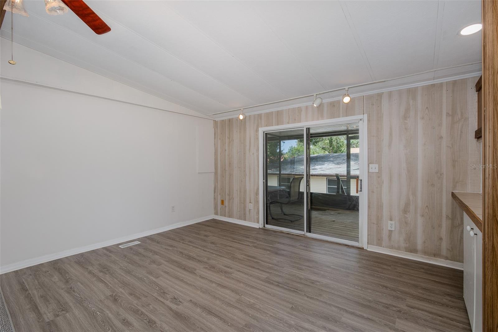 Image 20 of 40 For 12823 Litewood Drive