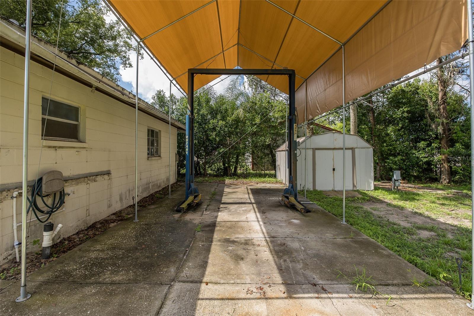 Image 35 of 40 For 12823 Litewood Drive