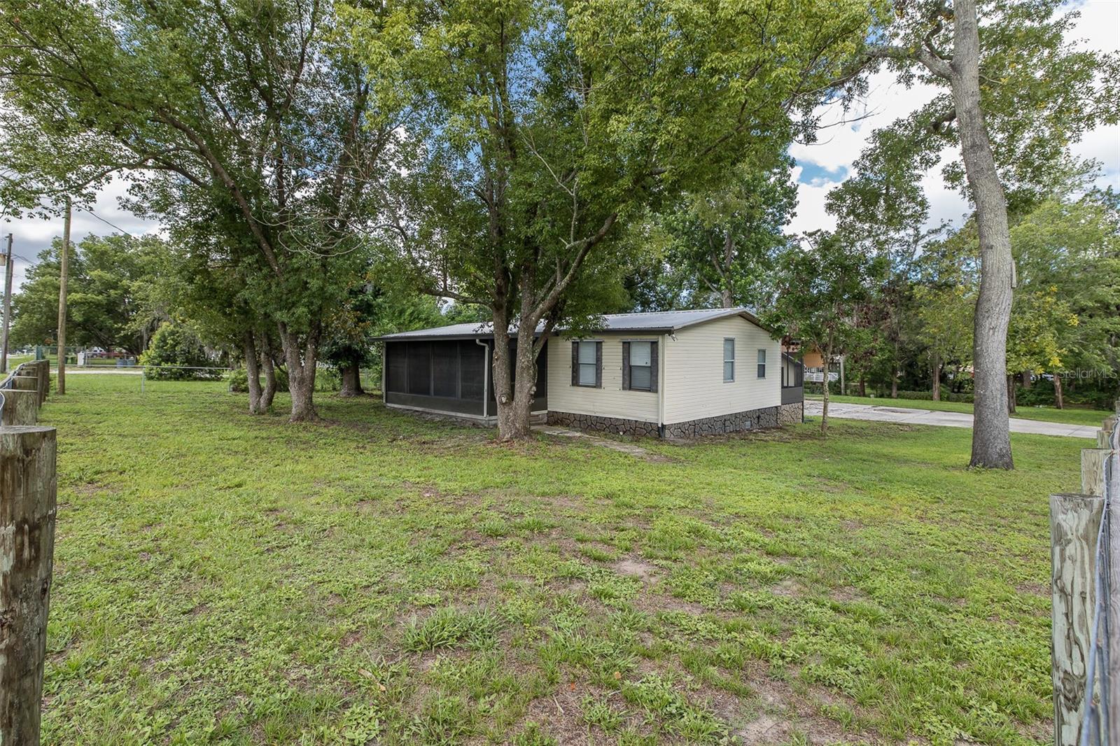 Image 4 of 40 For 12823 Litewood Drive