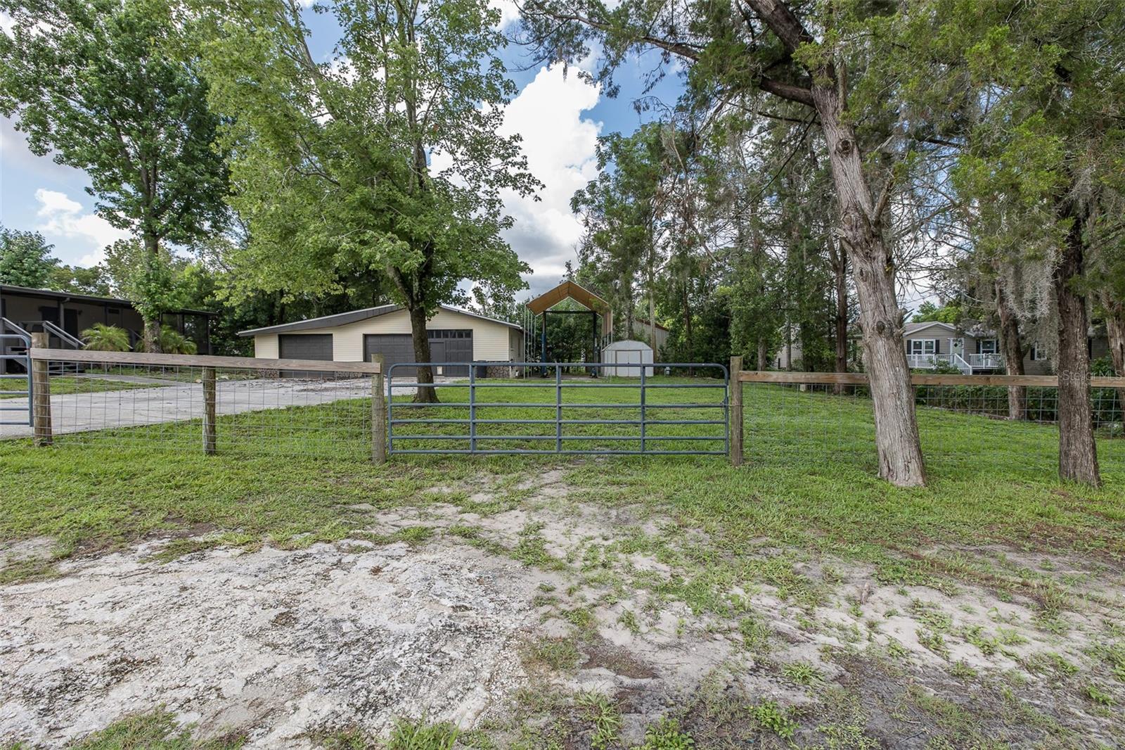 Image 7 of 40 For 12823 Litewood Drive