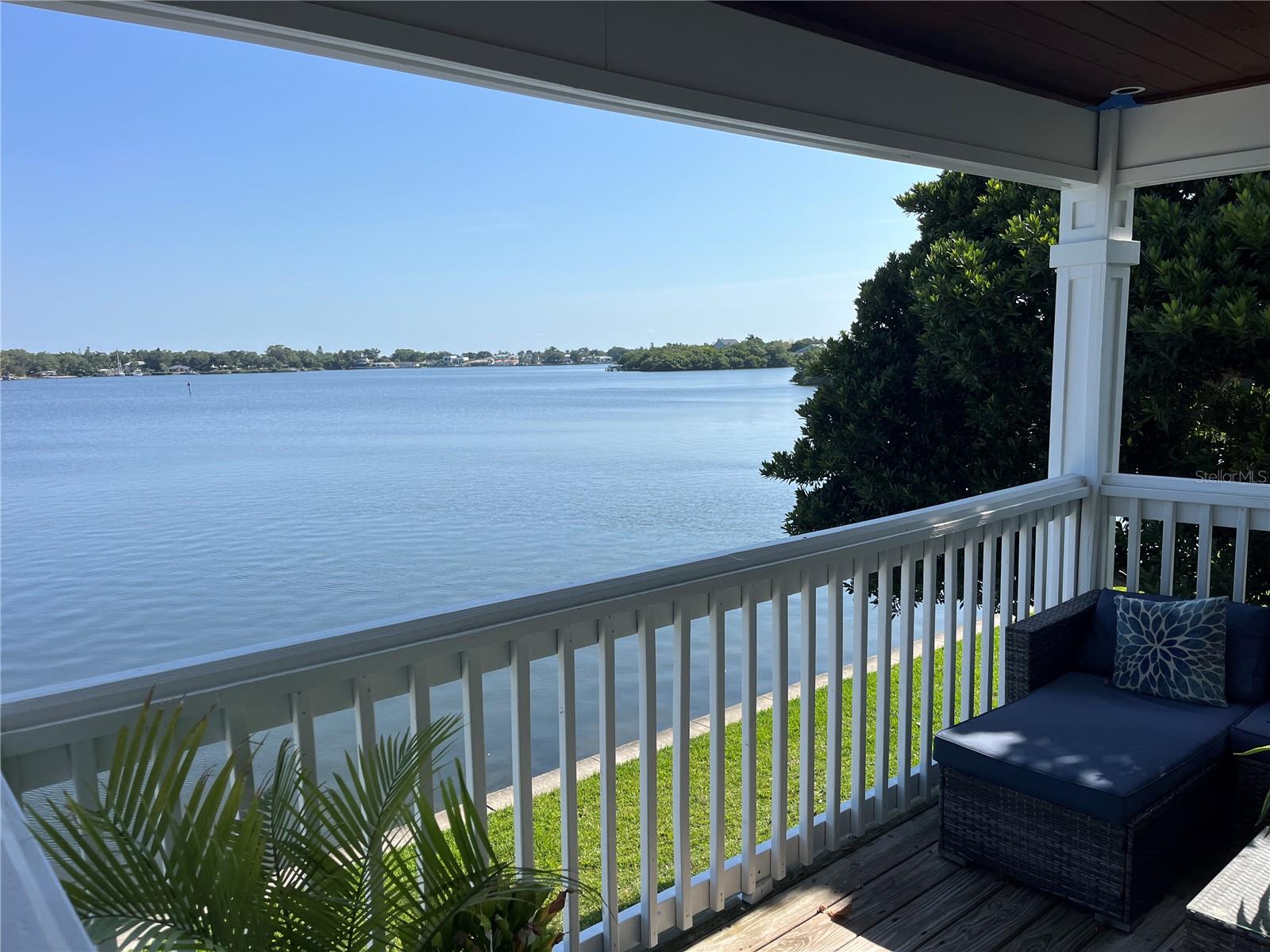 Image 13 of 16 For 205 Pompano Drive Se D