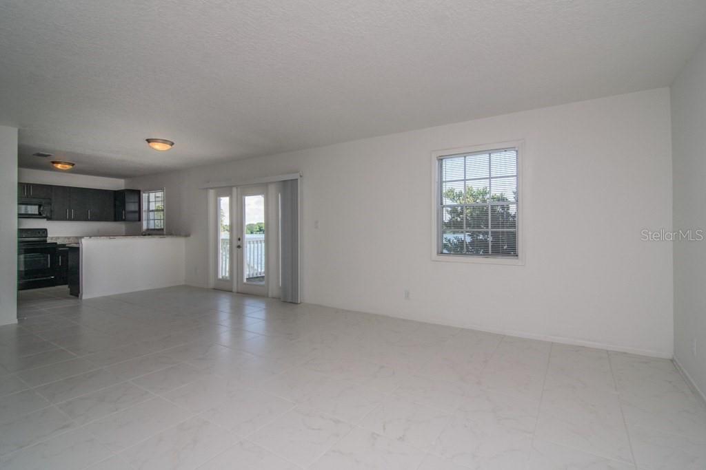 Image 4 of 16 For 205 Pompano Drive Se D