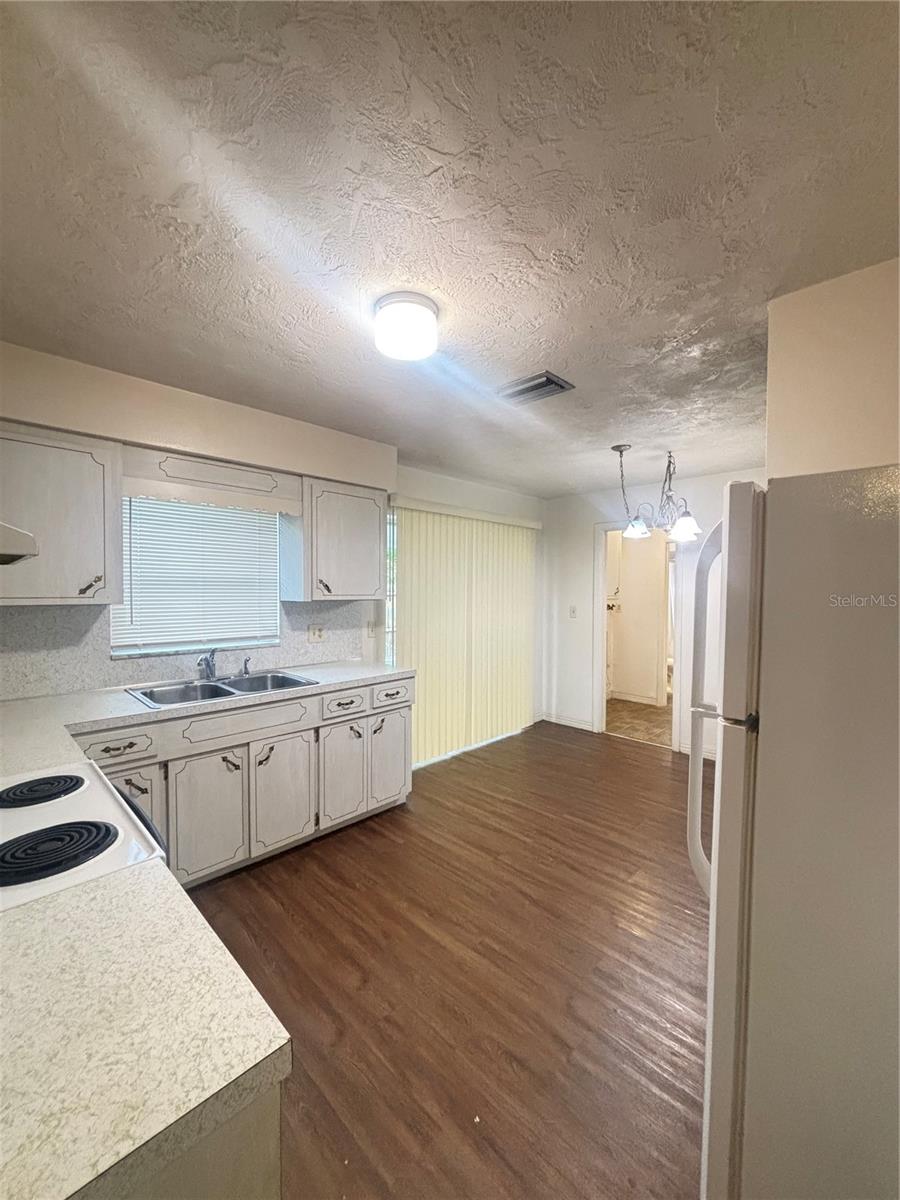 Image 10 of 25 For 2785 Pinehurst Avenue