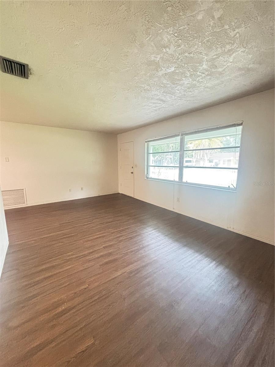 Image 12 of 25 For 2785 Pinehurst Avenue