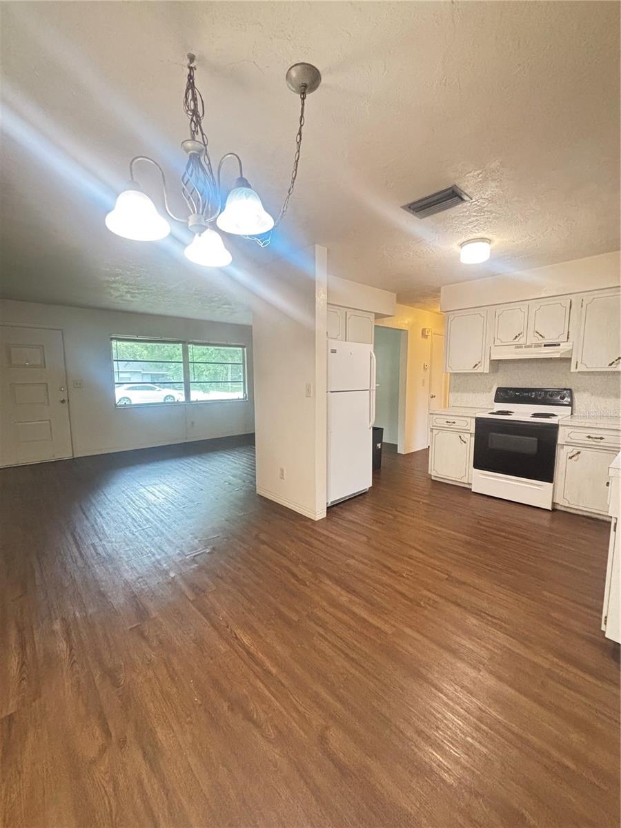 Image 17 of 25 For 2785 Pinehurst Avenue