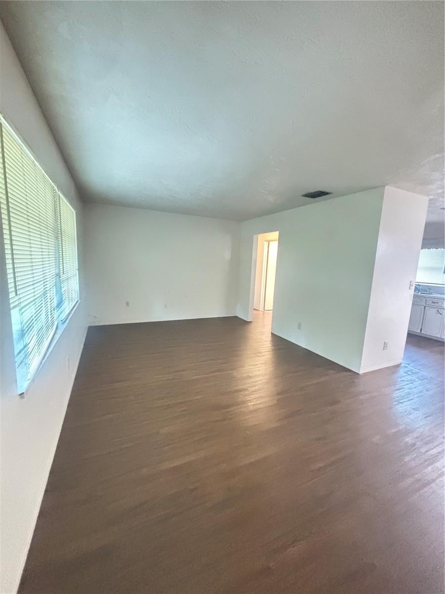 Image 4 of 25 For 2785 Pinehurst Avenue