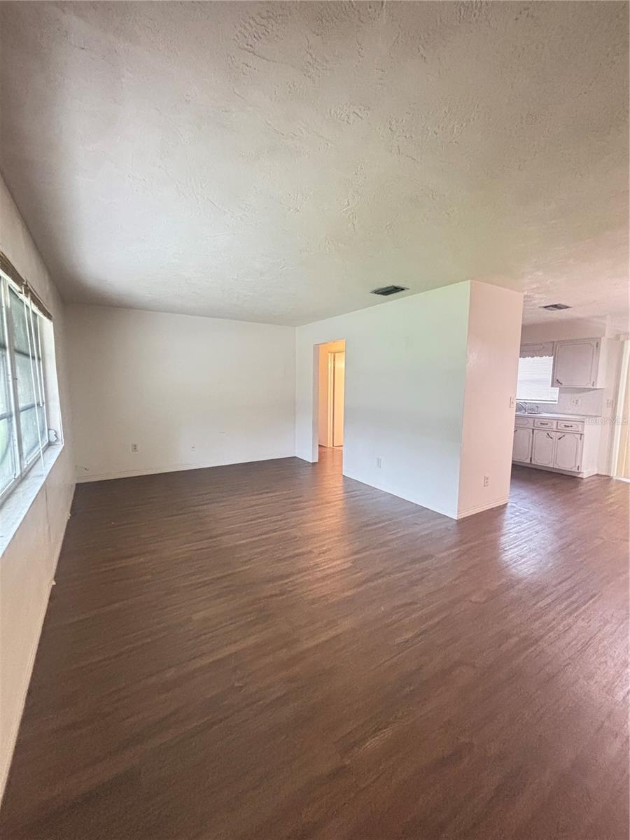Image 7 of 25 For 2785 Pinehurst Avenue
