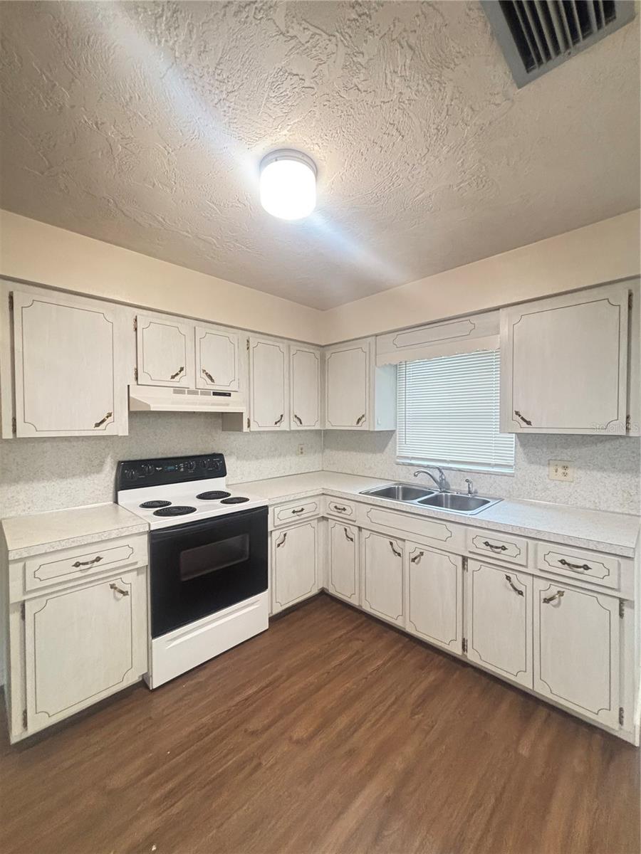 Image 9 of 25 For 2785 Pinehurst Avenue