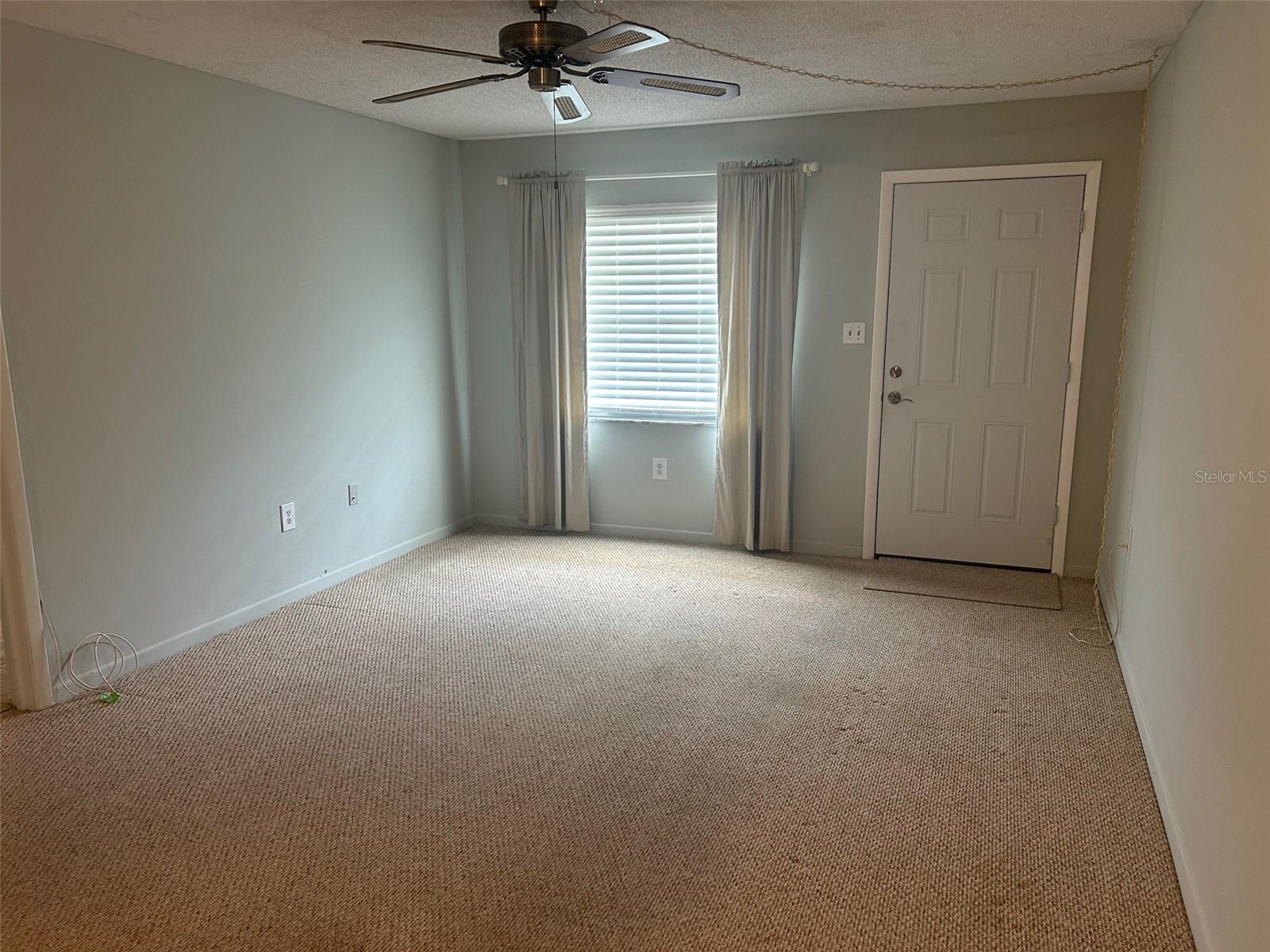 Listing photo id 1 for 10116 Tulip Street N 10116