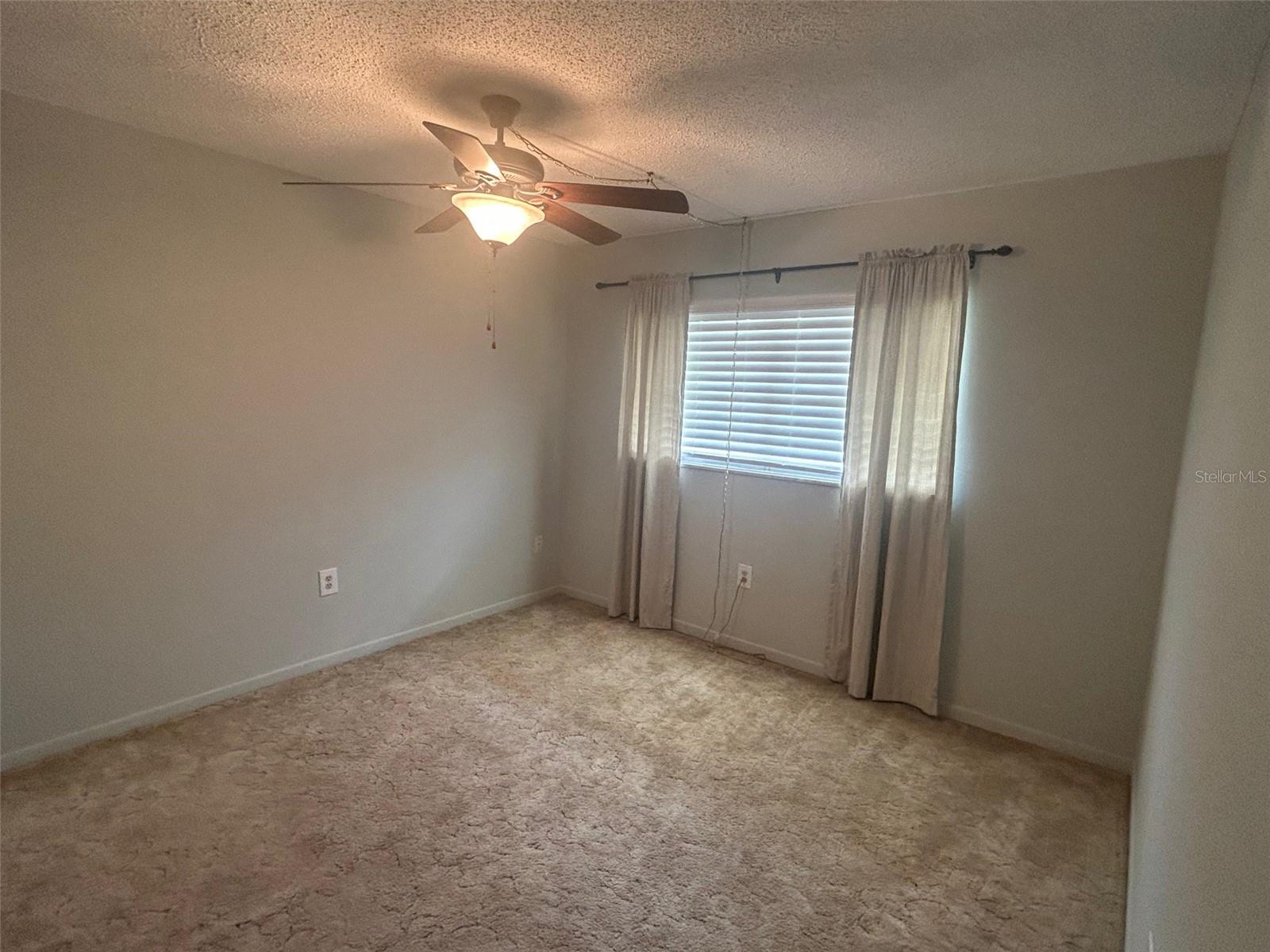 Listing photo id 7 for 10116 Tulip Street N 10116