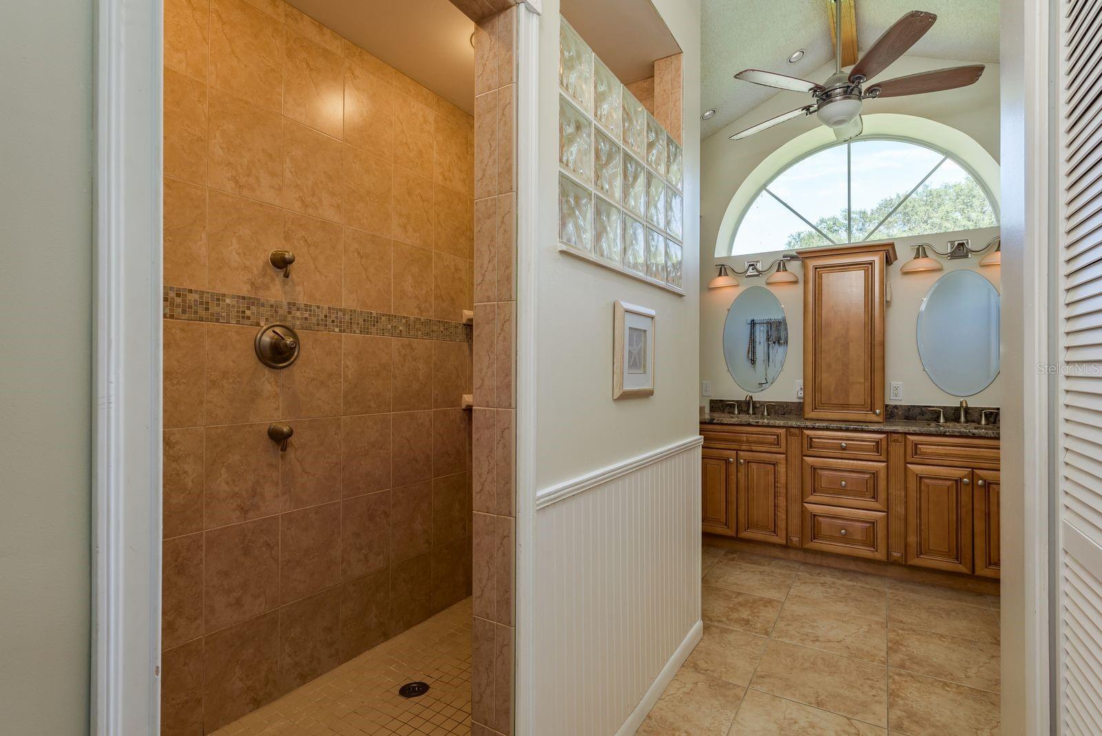 Image 15 of 28 For 2800 Resnik Circle W